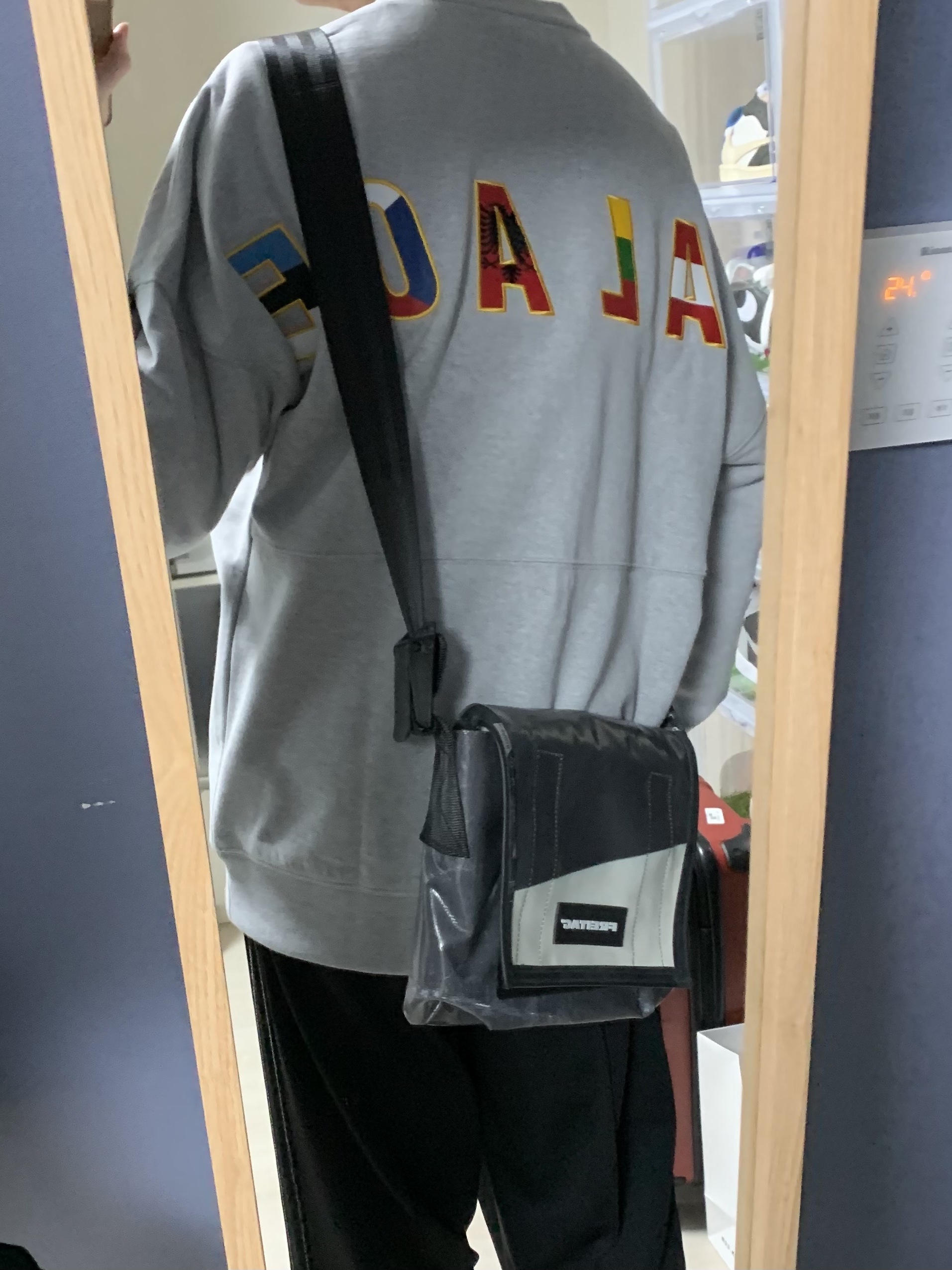 Palace EU-Don Crew Grey Marl - 21FW 착용 스타일 - 4