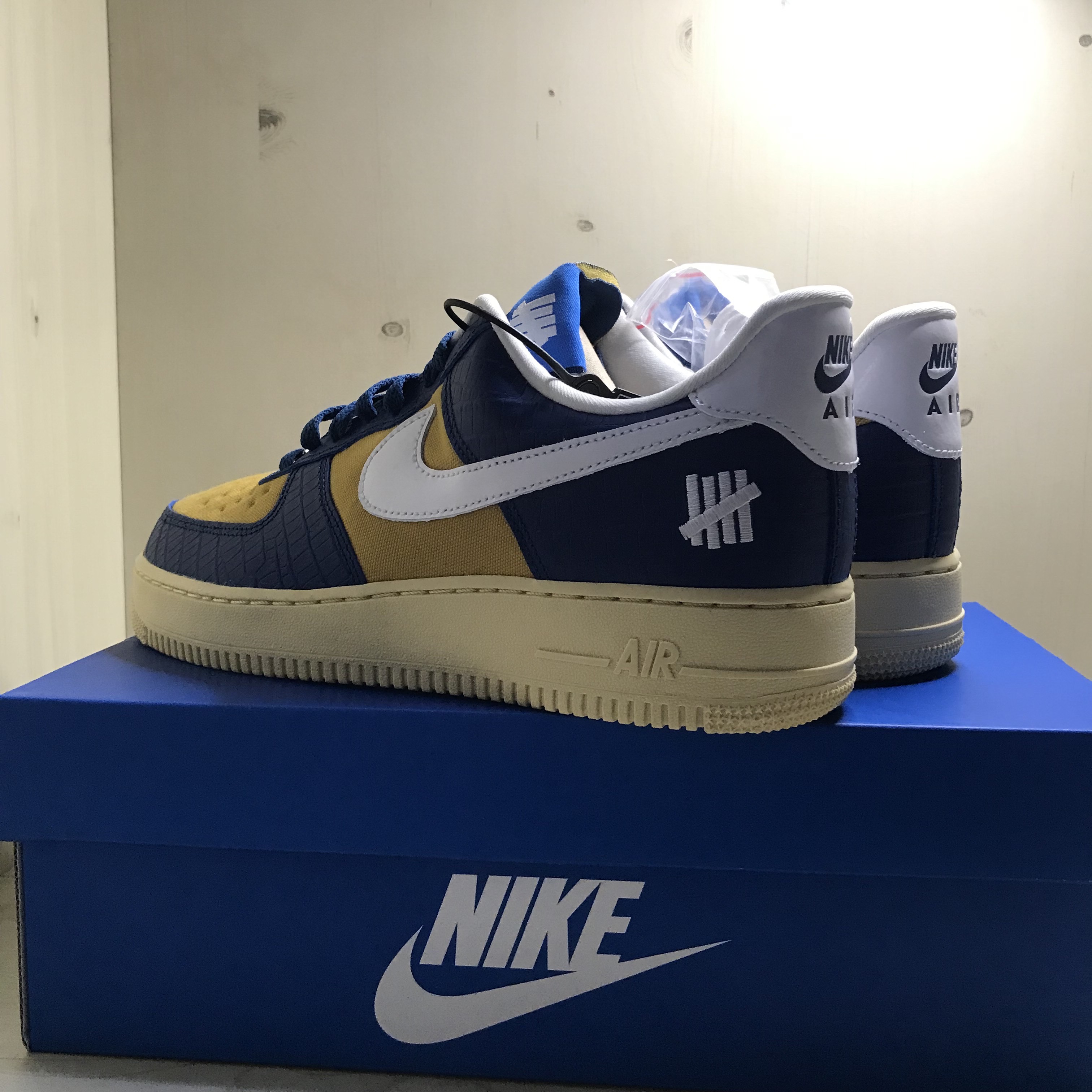 Nike x Undefeated Air Force 1 Low SP 5 On It Court Blue 착용 스타일 - 4