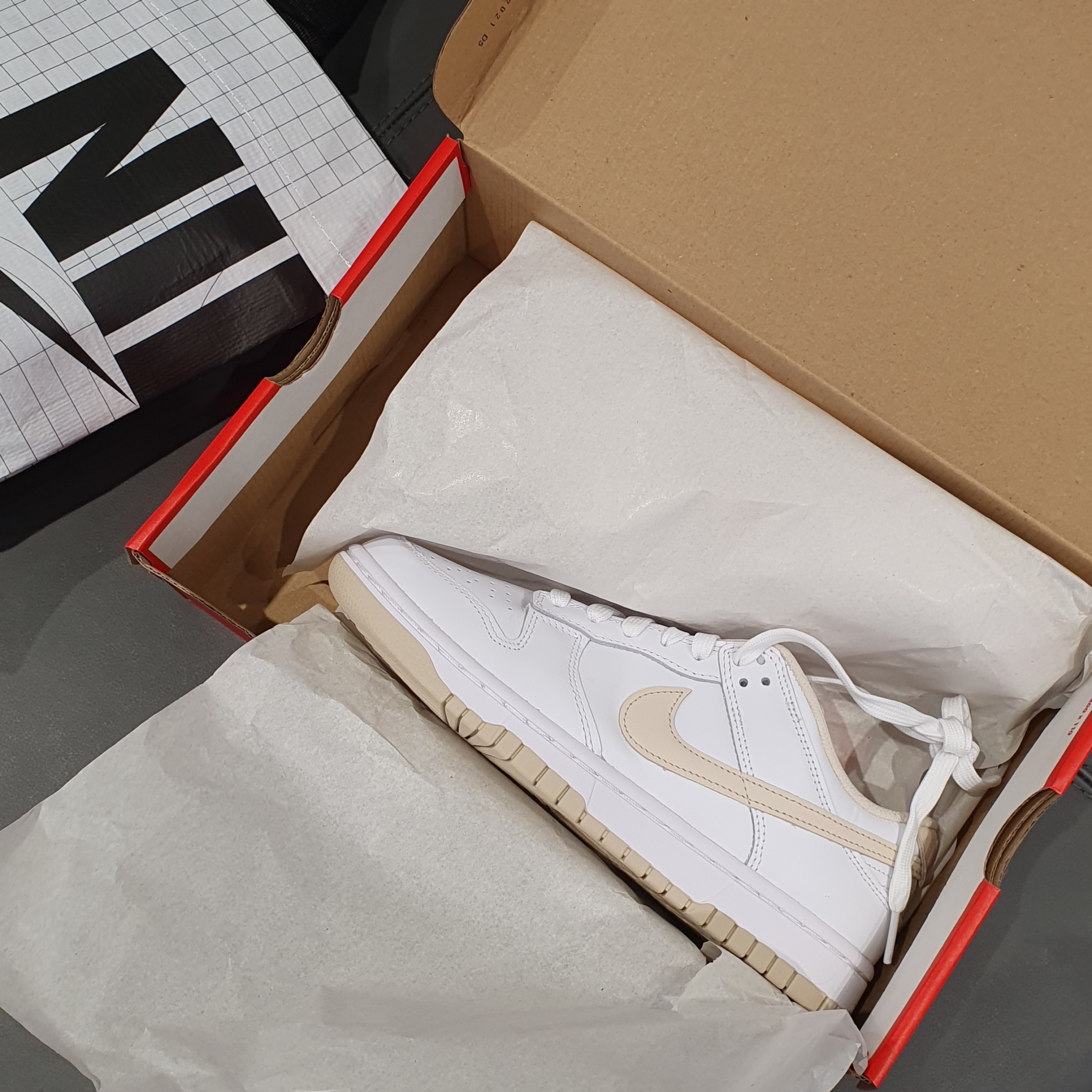(W) Nike Dunk Low Pearl White 착용 스타일