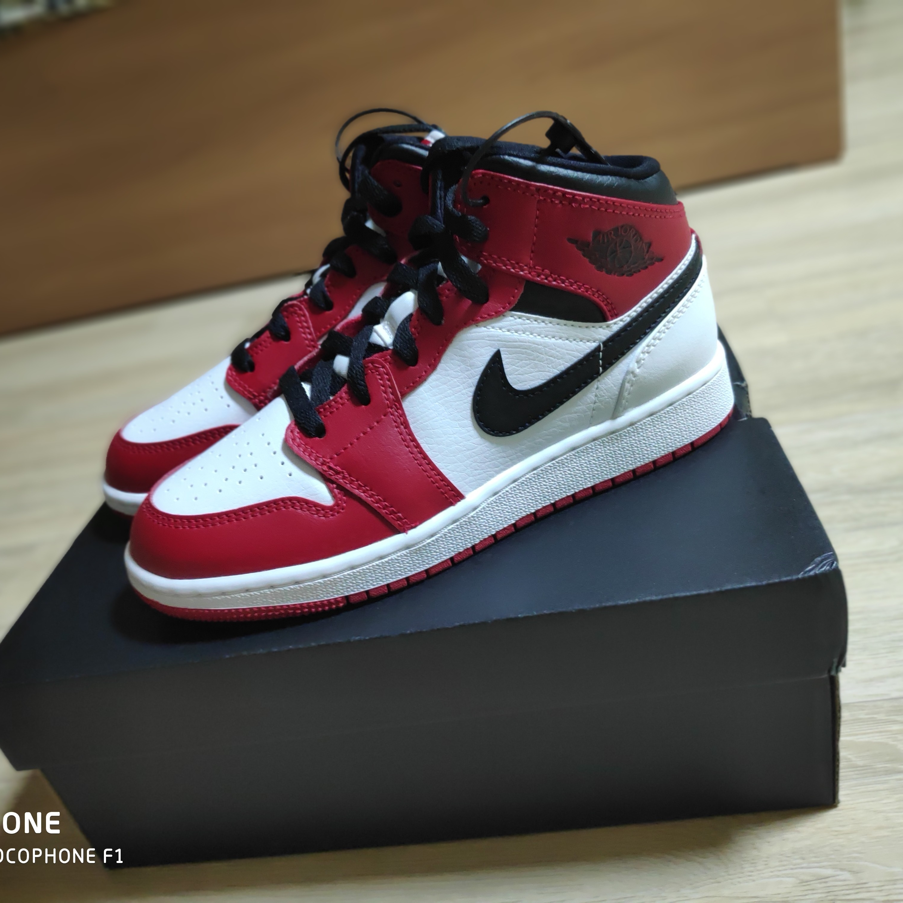(GS) Jordan 1 Mid White Gym Red Black 착용 스타일