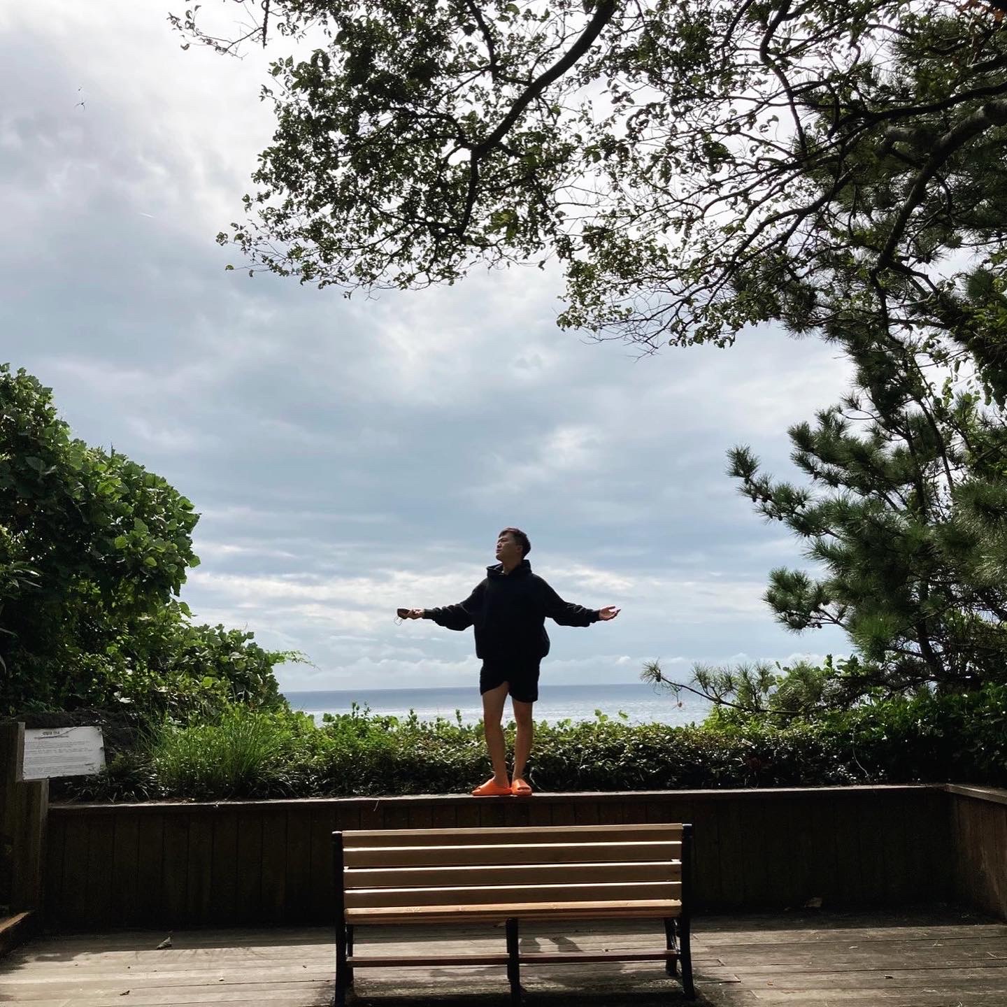 Essentials Pull-Over Hoodie Black - 21SS, Adidas Yeezy Slide Enflame Orange 착용 스타일