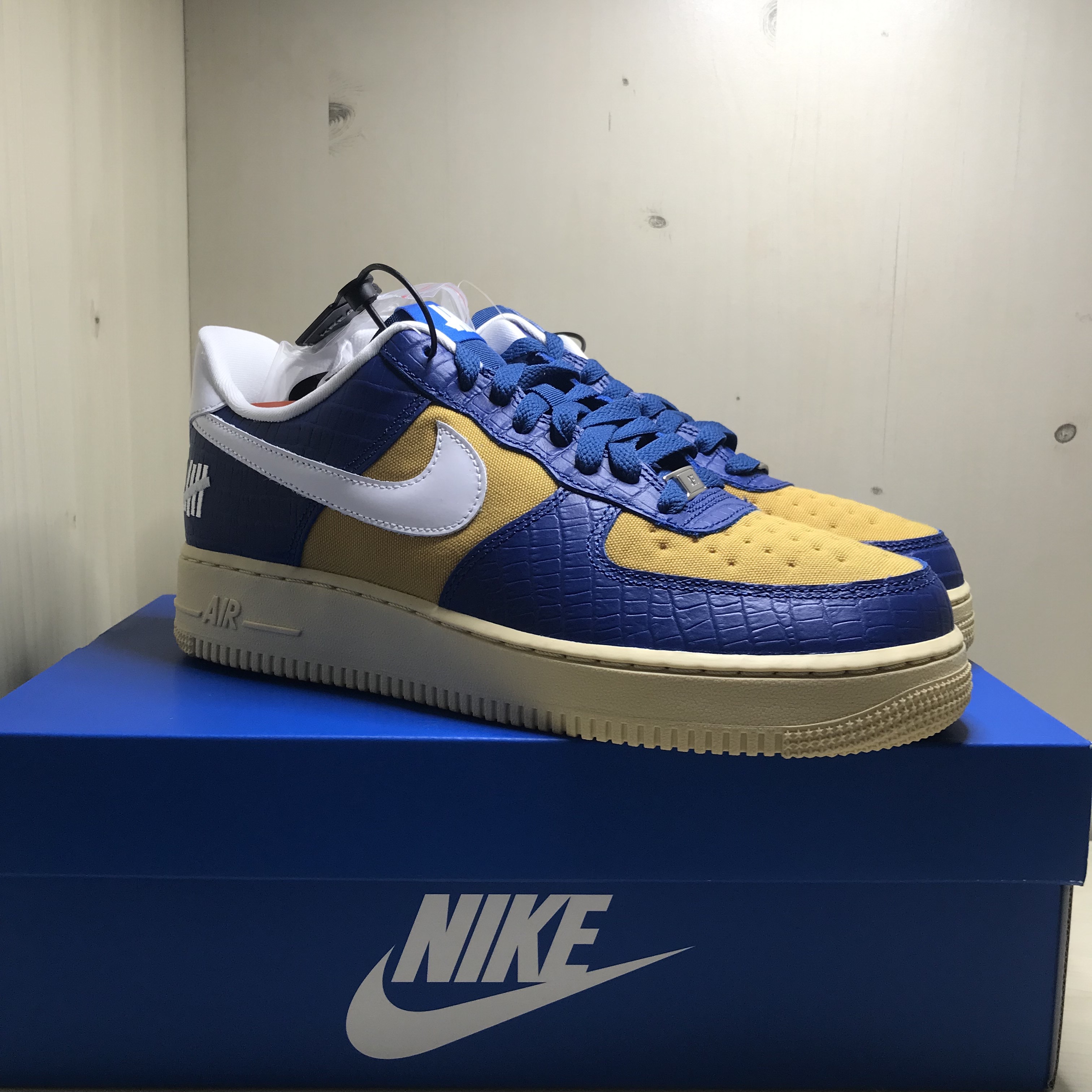 Nike x Undefeated Air Force 1 Low SP 5 On It Court Blue 착용 스타일 - 3