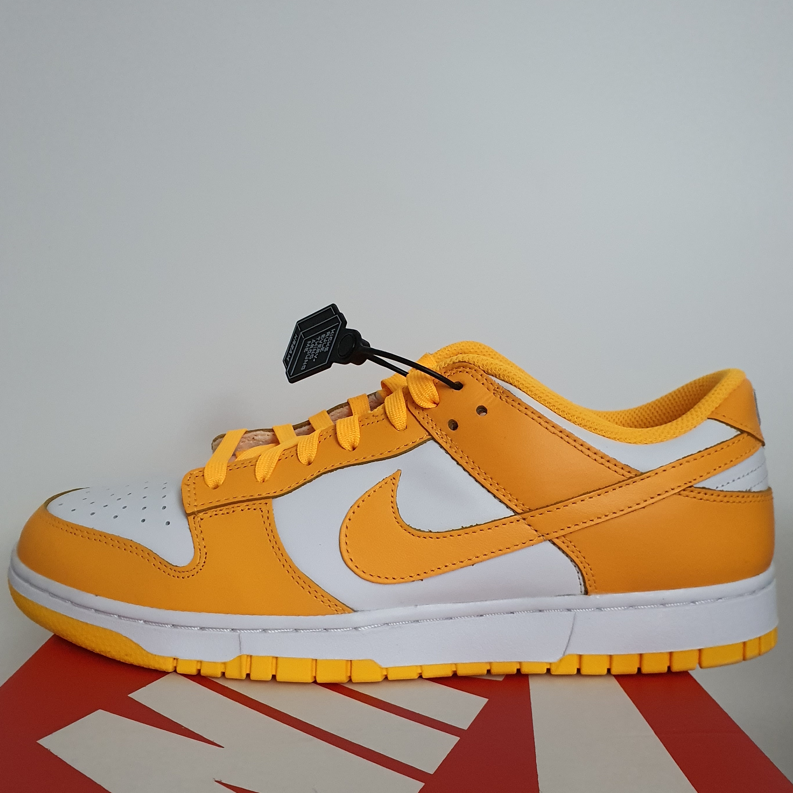 (W) Nike Dunk Low Laser Orange 착용 스타일