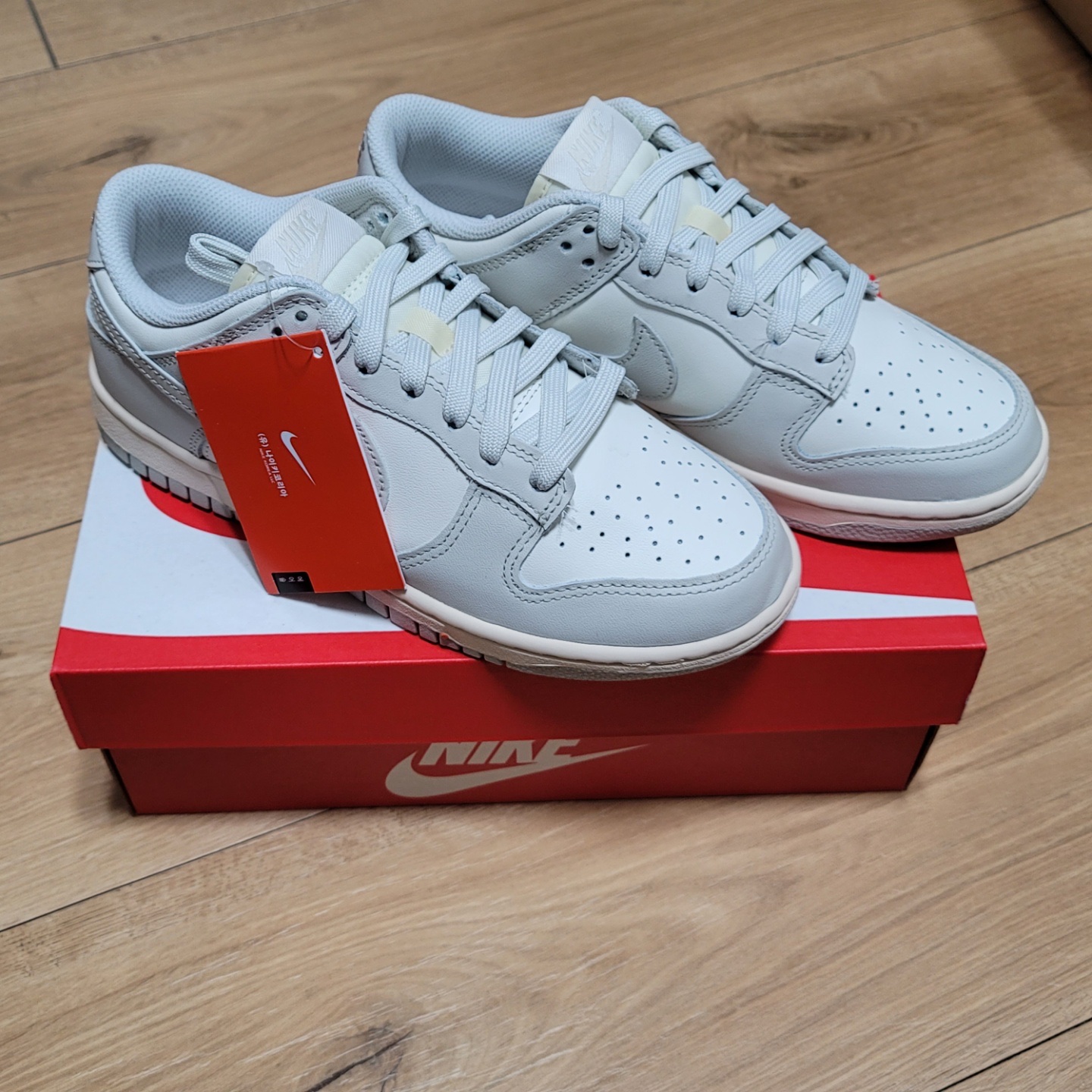 (W) Nike Dunk Low Light Bone 착용 스타일 - 1