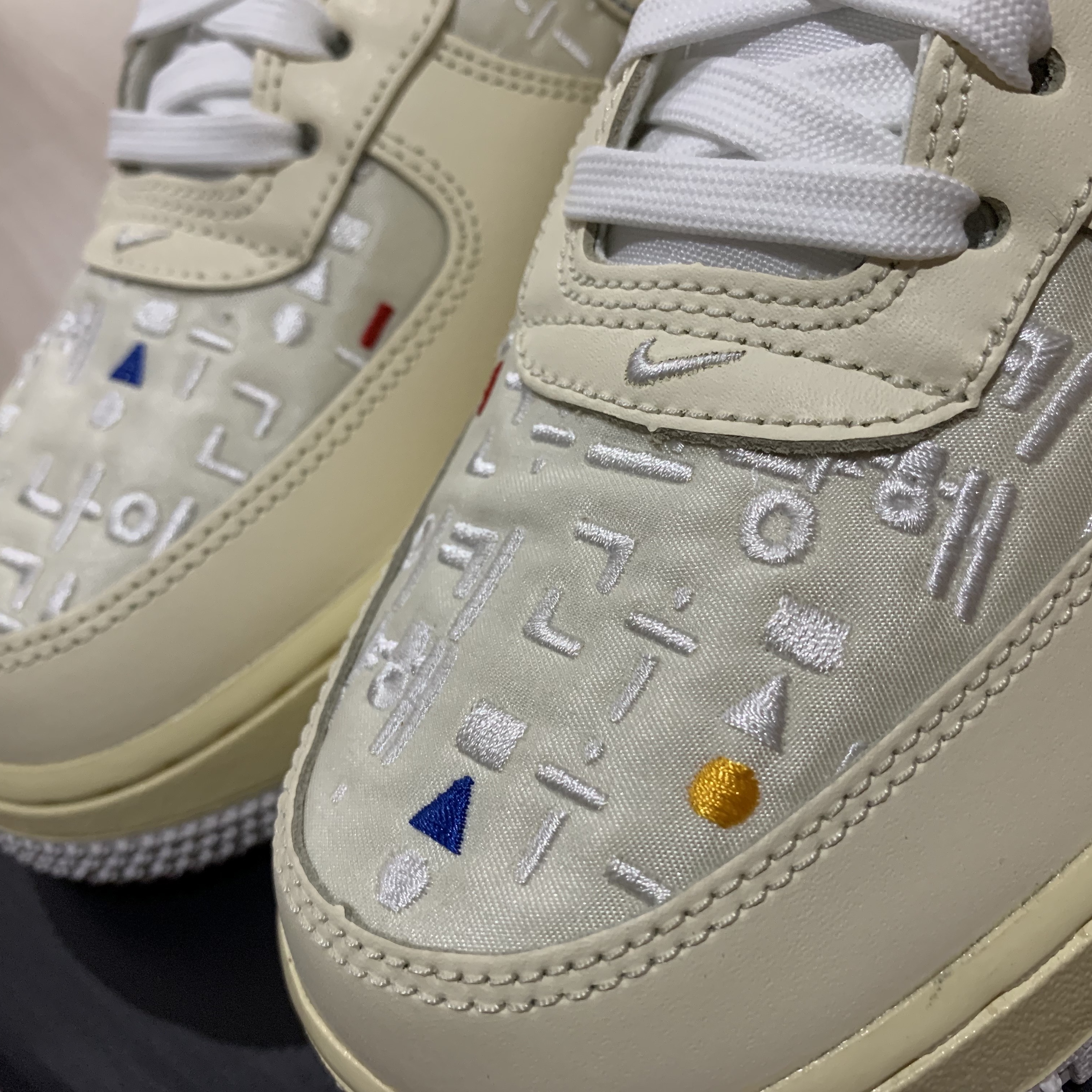 (W) Nike Air Force 1 '07 LV8 Hangul Day 착용 스타일 - 2