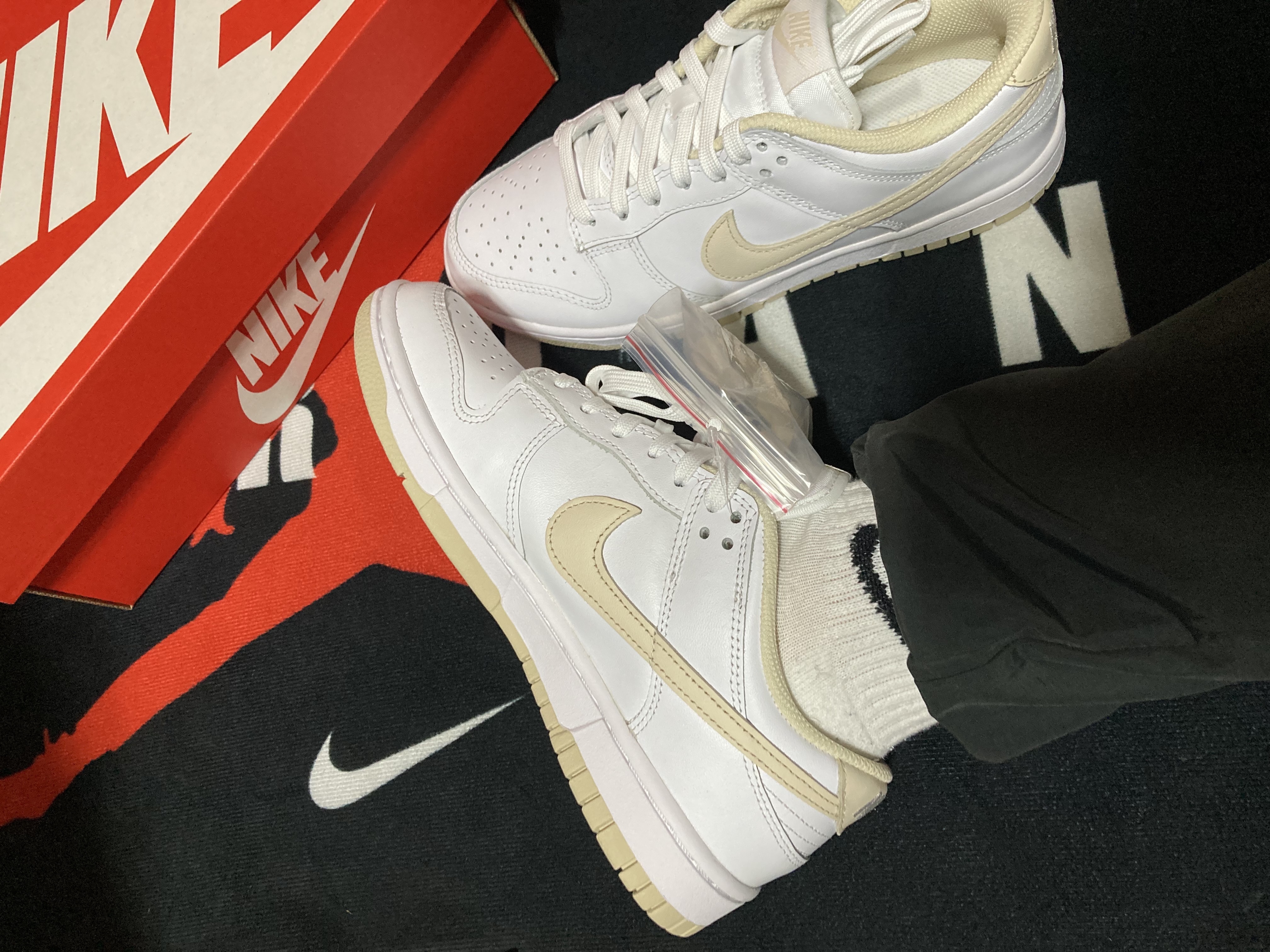 (W) Nike Dunk Low Pearl White 착용 스타일 - 1