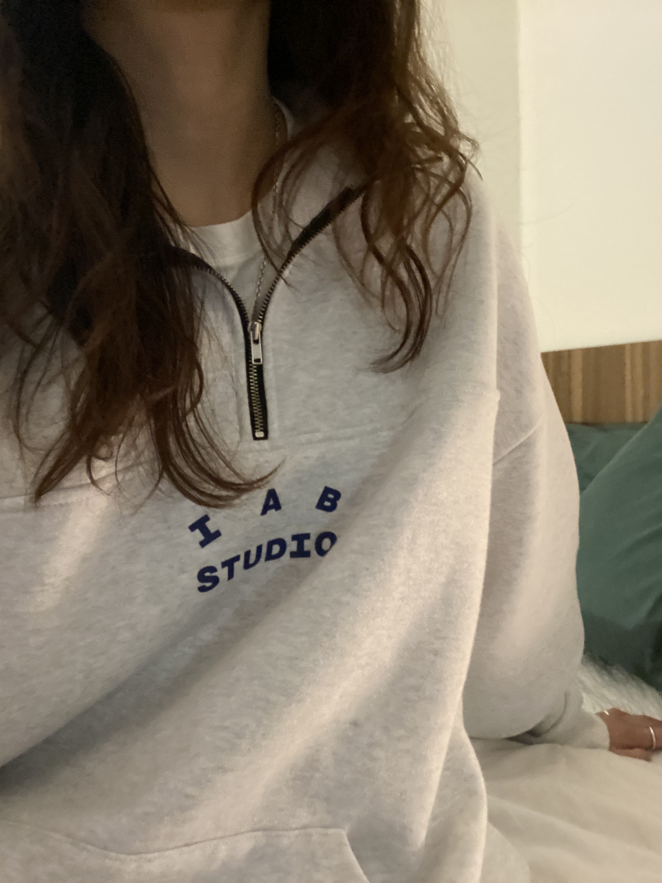 IAB Studio Half Zip Pullover Light Gray 착용 스타일 - 3