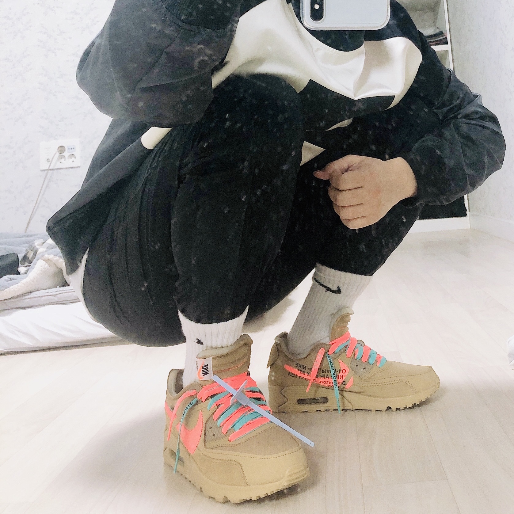 Nike x Off-White Air Max 90 V2 Desert Ore 착용 스타일 - 2