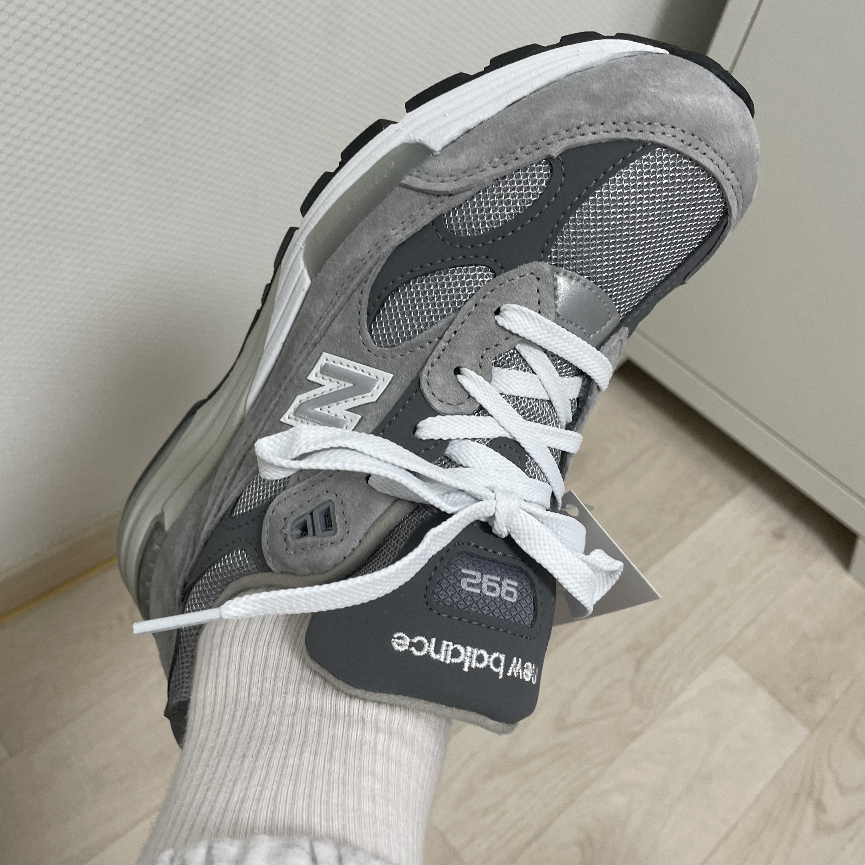 New Balance 992 Made in USA Grey - D Standard 착용 스타일 - 2