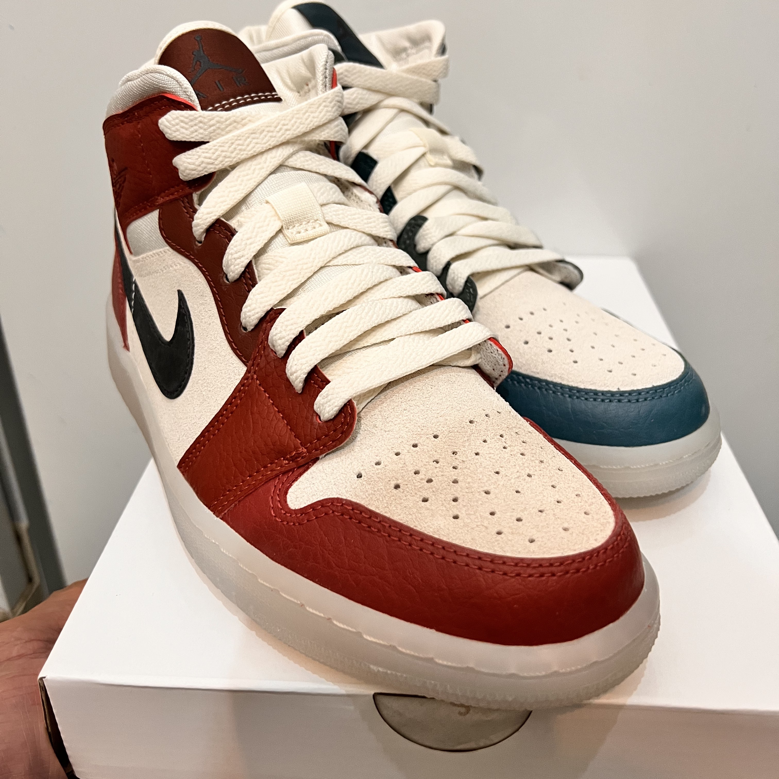 (W) Jordan 1 Mid Anti Gravity Machines 착용 스타일