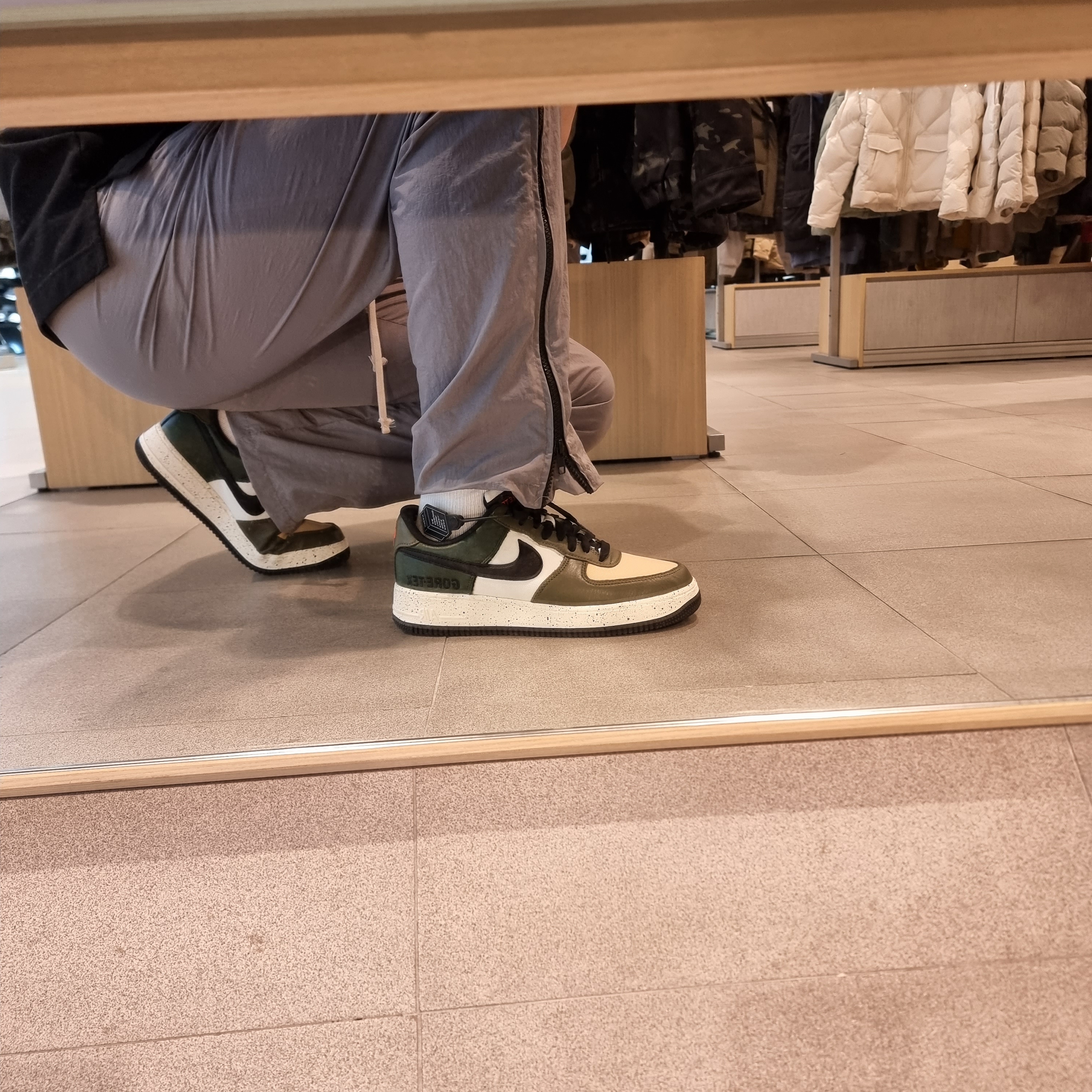 Nike Air Force 1 Low Gore-Tex Escape 착용 스타일