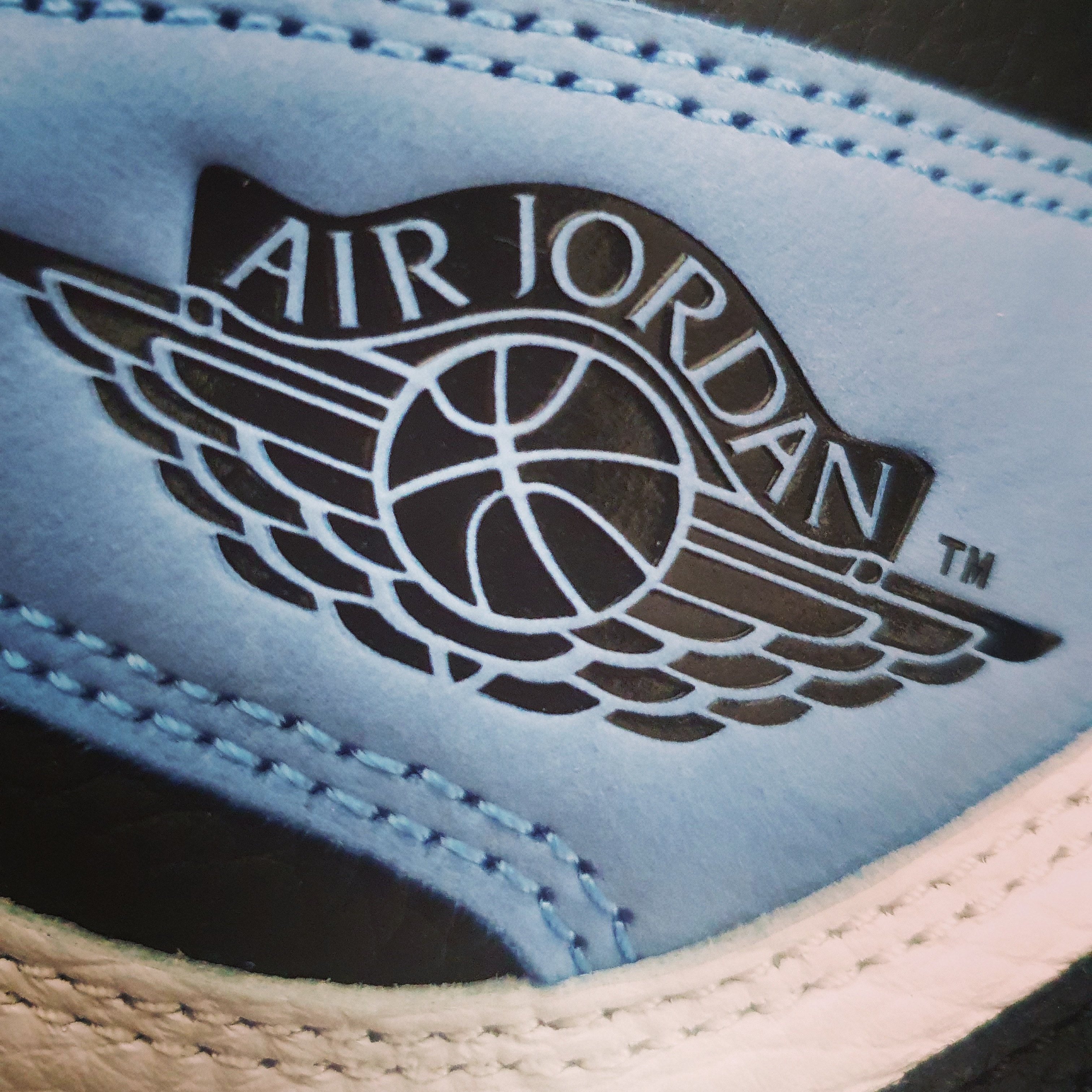 Jordan 1 Retro High OG University Blue 착용 스타일