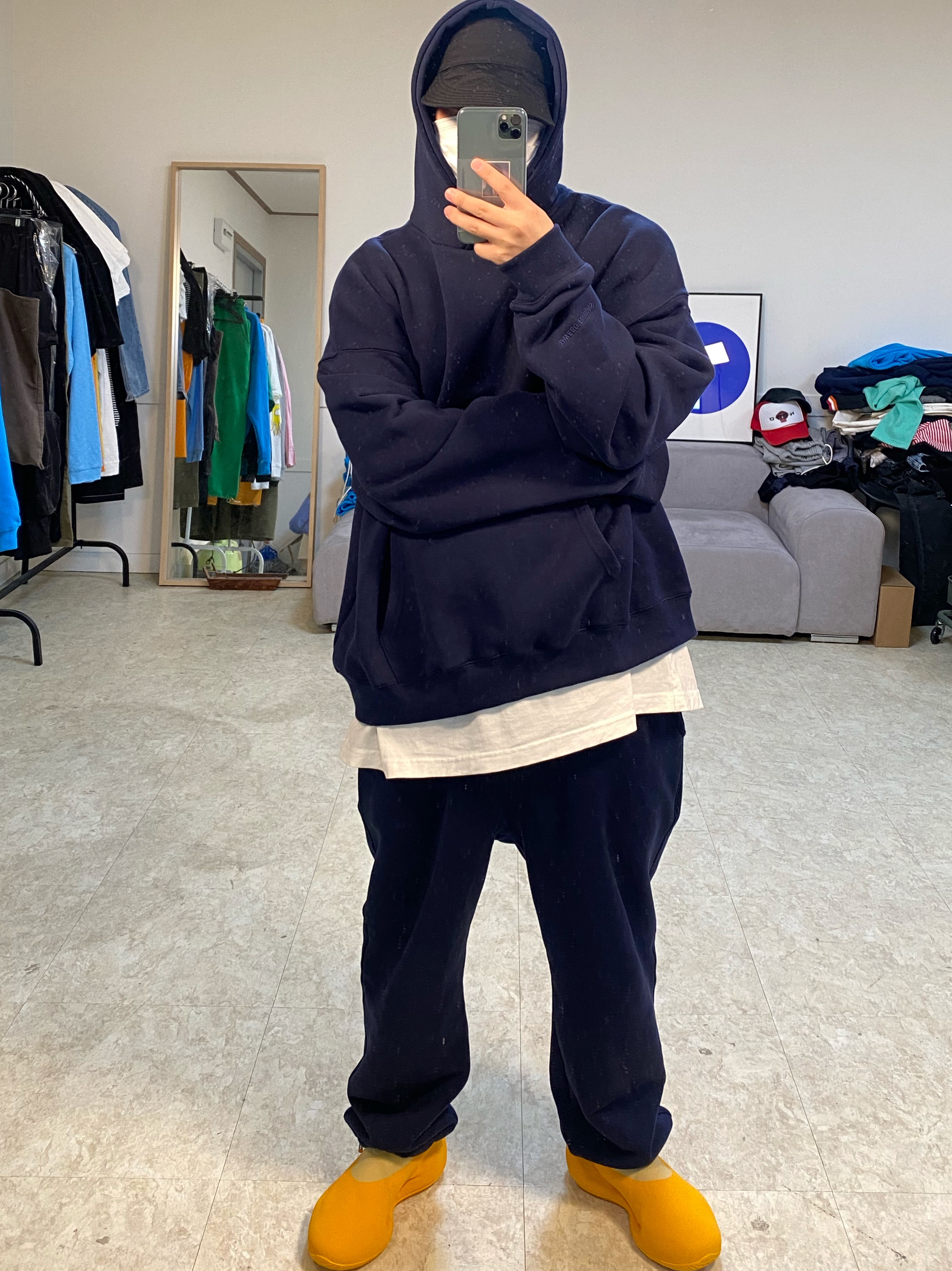 Adidas Yeezy Knit RNR Sulfur 착용 스타일