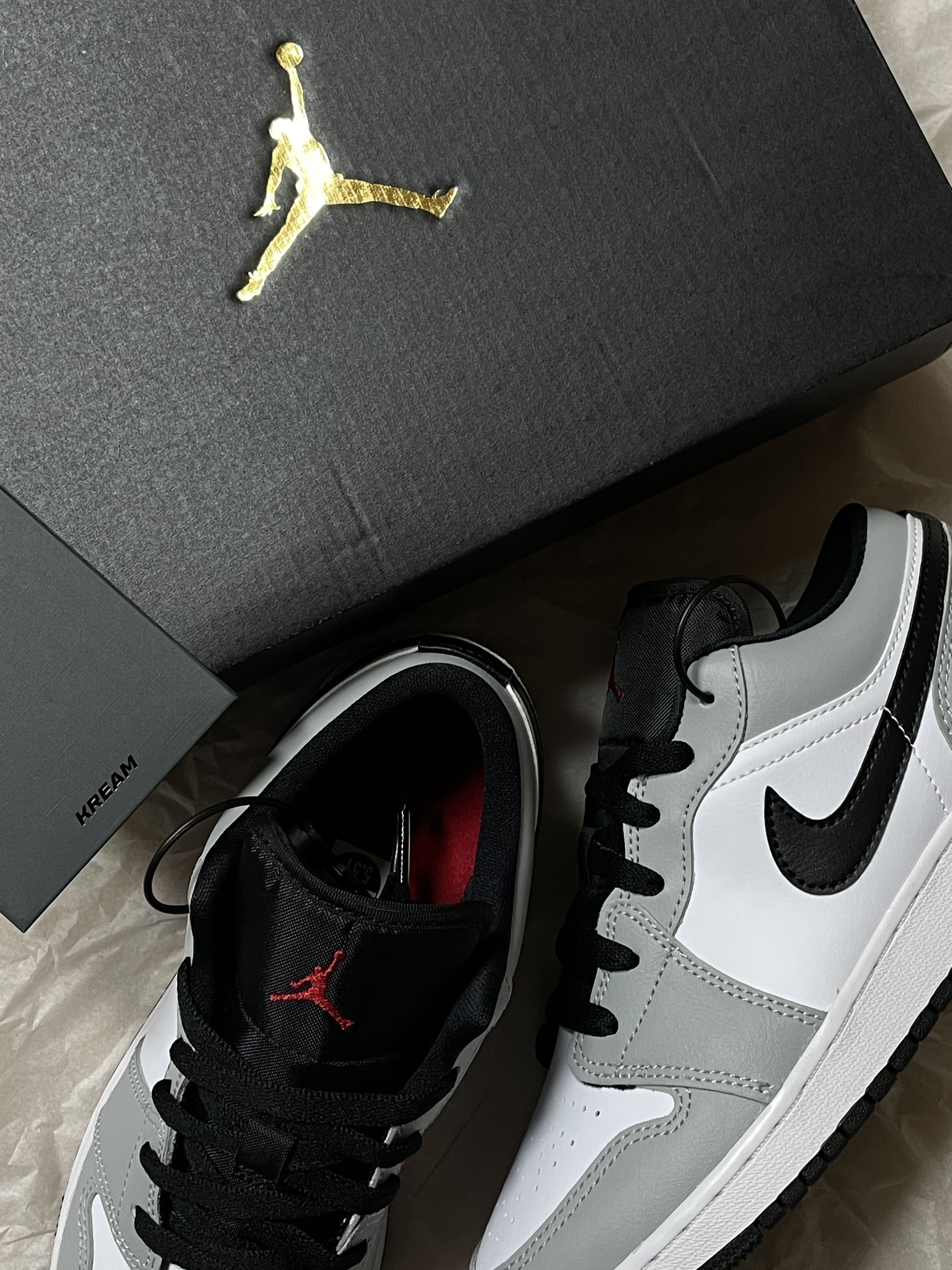 (GS) Jordan 1 Low Light Smoke Grey 착용 스타일 - 1