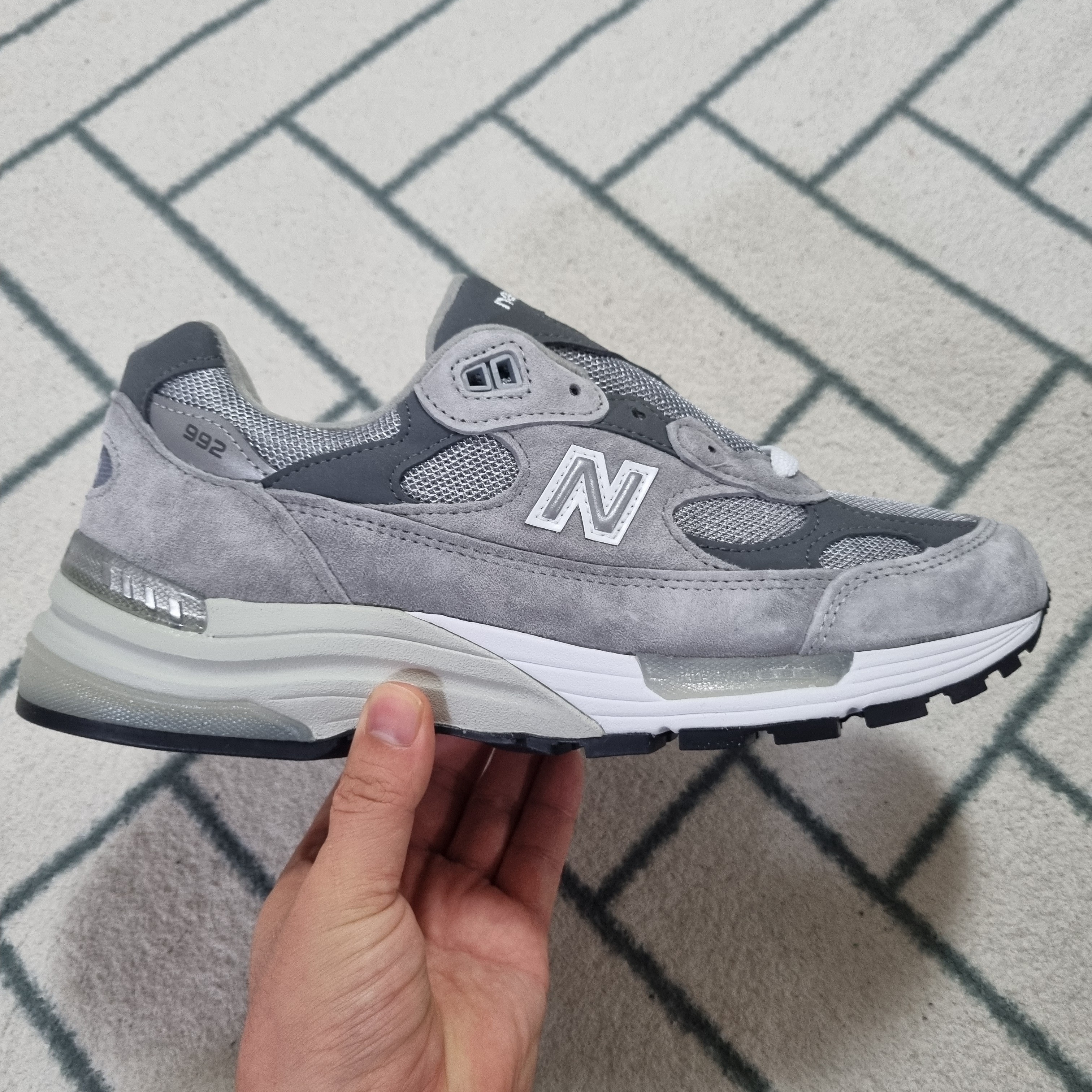 New Balance 992 Made in USA Grey - D Standard 착용 스타일 - 2
