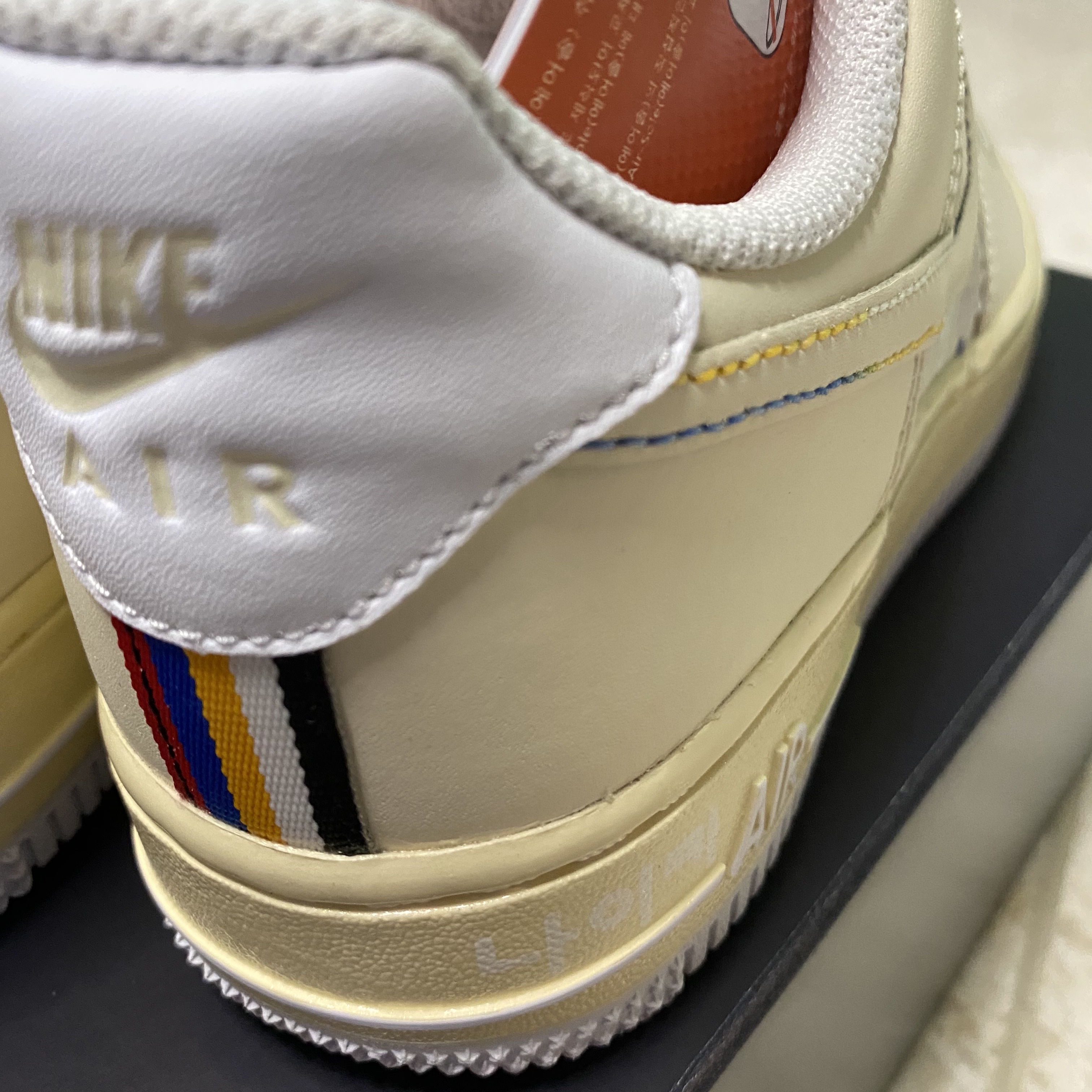 (W) Nike Air Force 1 '07 LV8 Hangul Day 착용 스타일 - 3