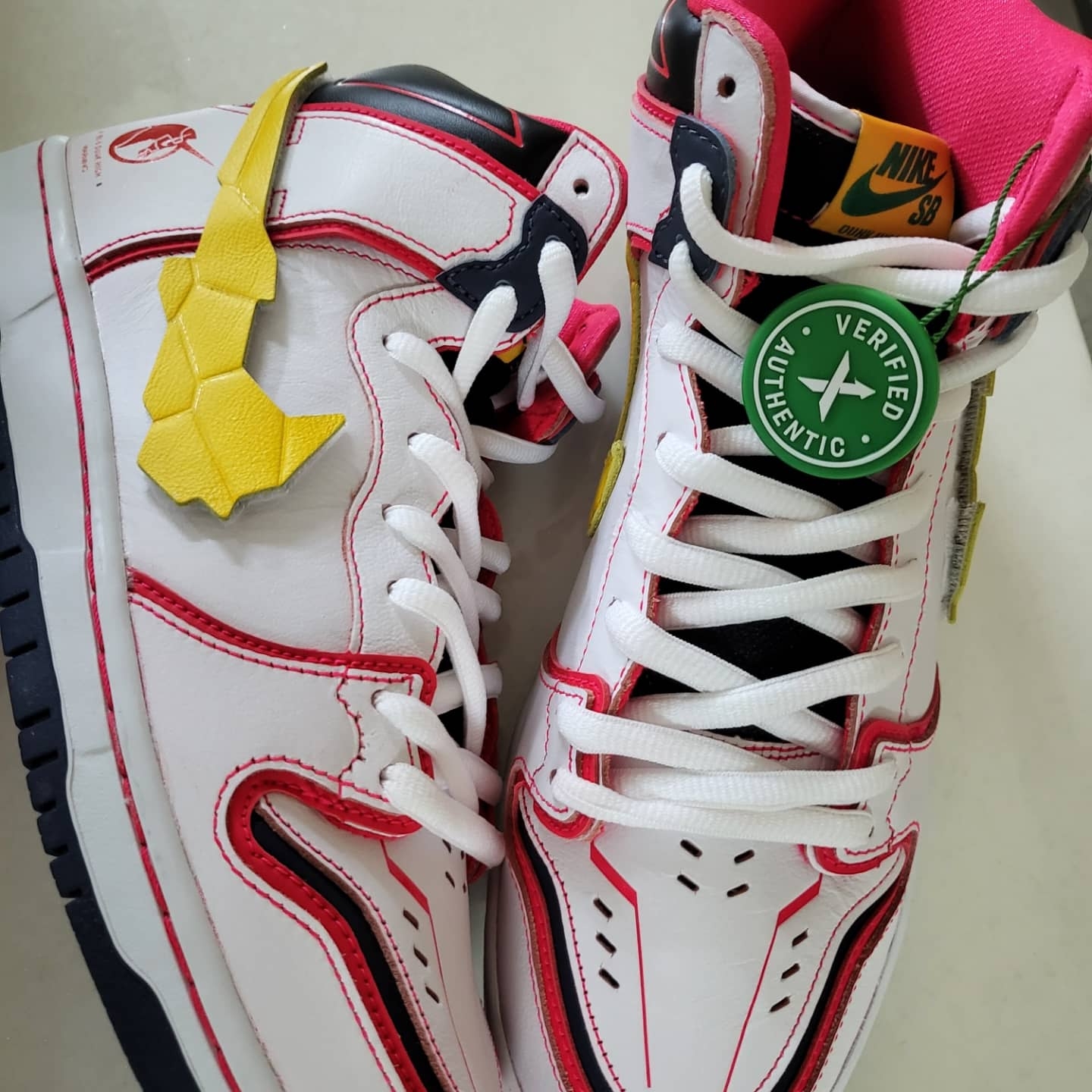 Nike x Gundam SB Dunk High Pro QS Unicorn RX-0 착용 스타일