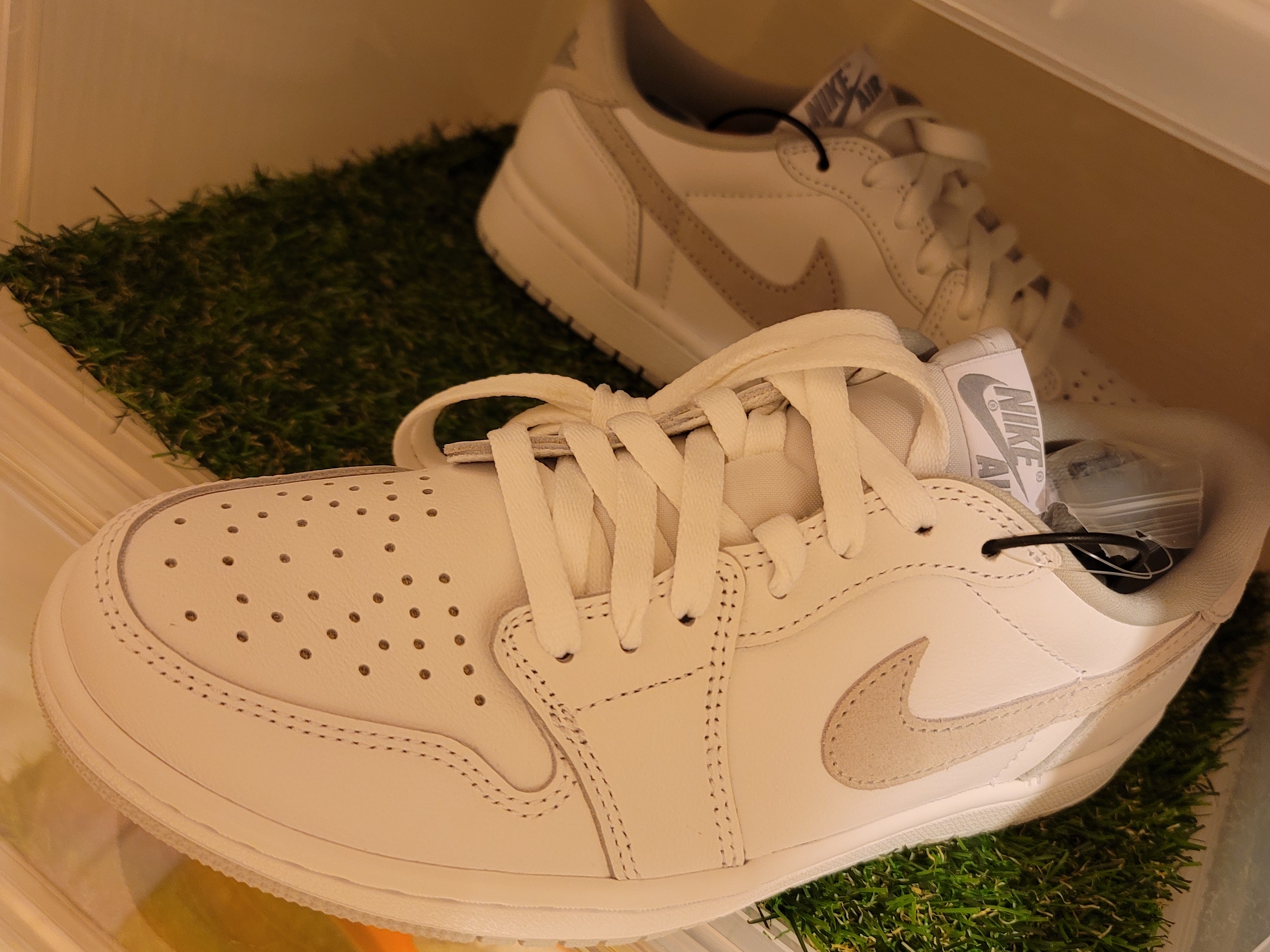 Jordan 1 Low OG Neutral Grey 착용 스타일 - 1