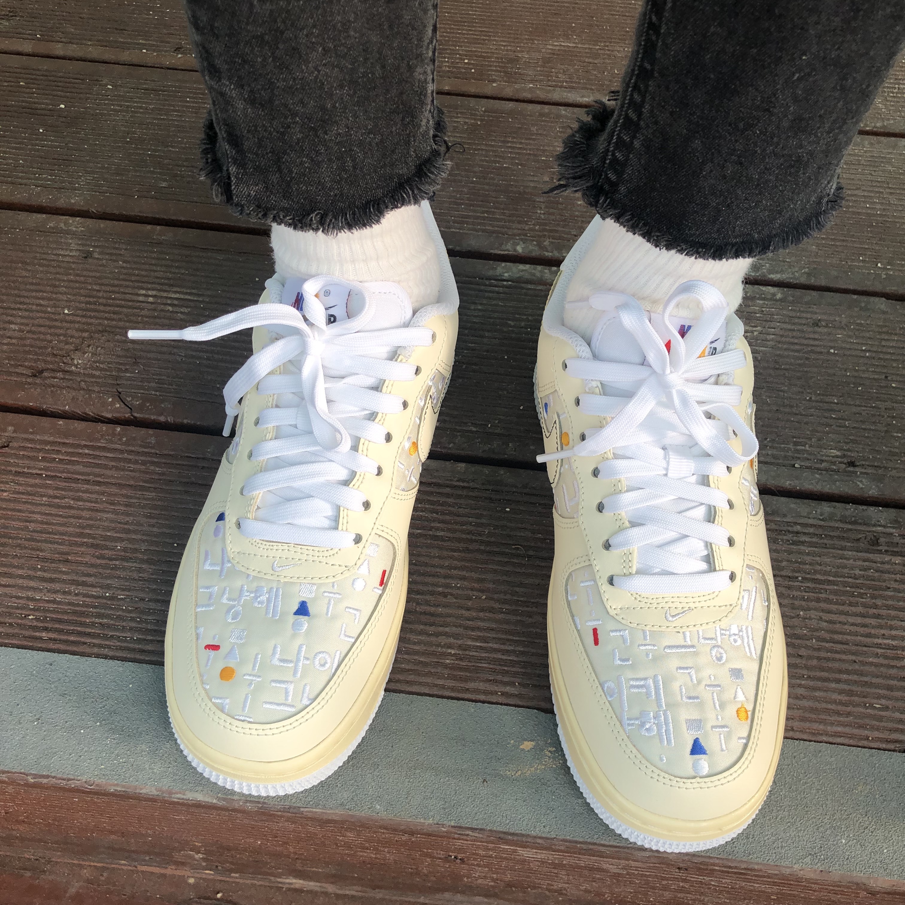 (W) Nike Air Force 1 '07 LV8 Hangul Day 착용 스타일 - 3
