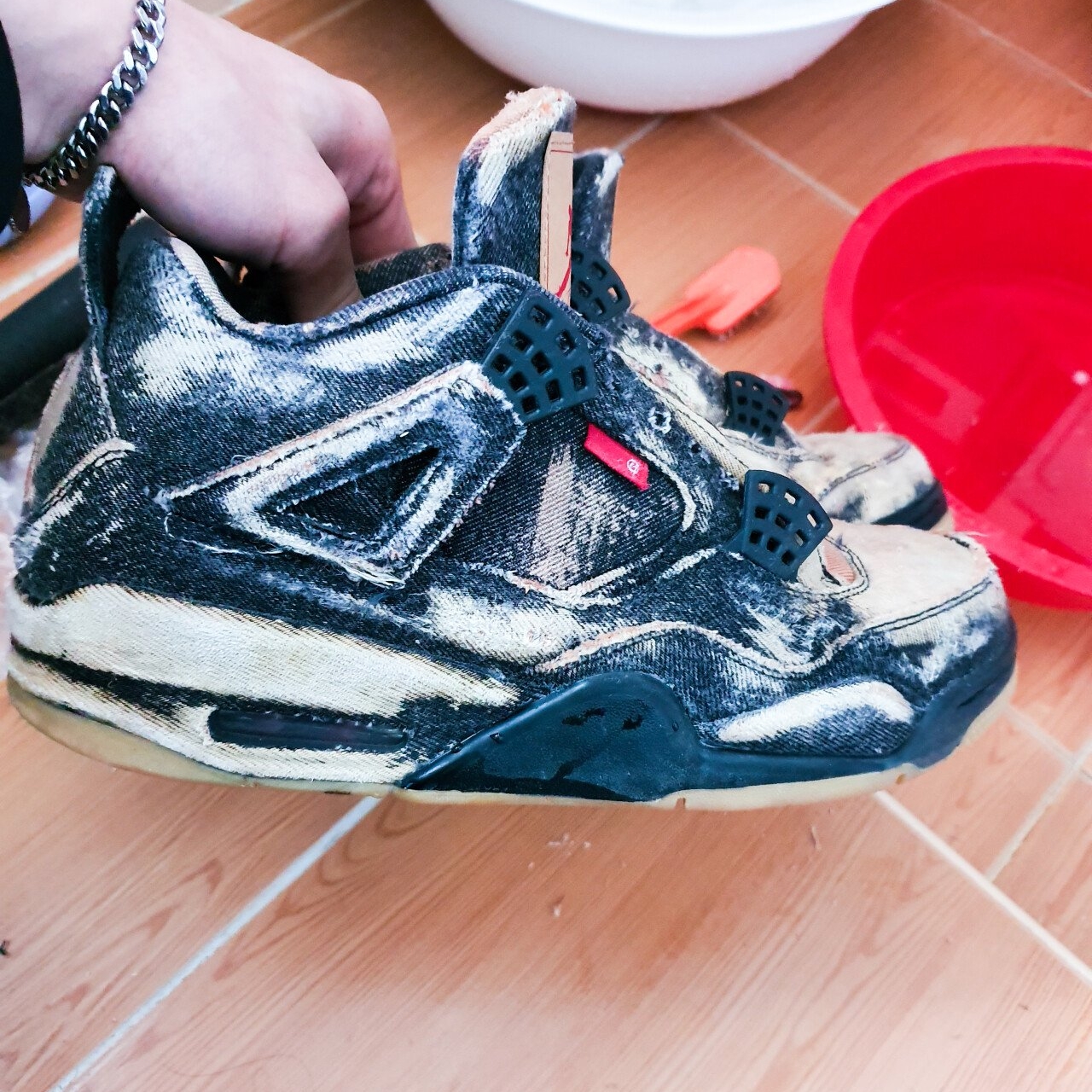 Jordan 4 x Levi's Retro Black Denim (Levi's Tag) 착용 스타일