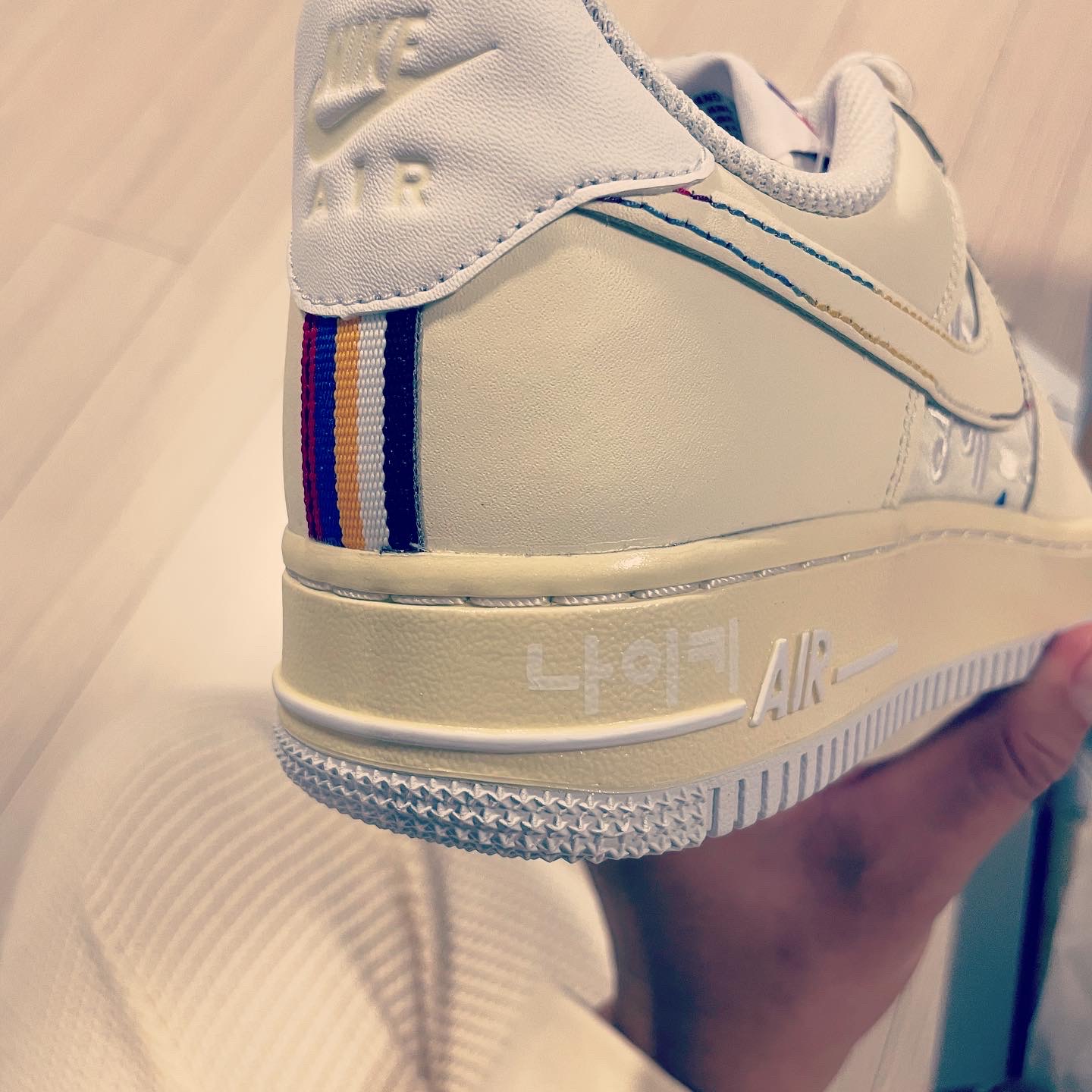 (W) Nike Air Force 1 '07 LV8 Hangul Day 착용 스타일 - 4