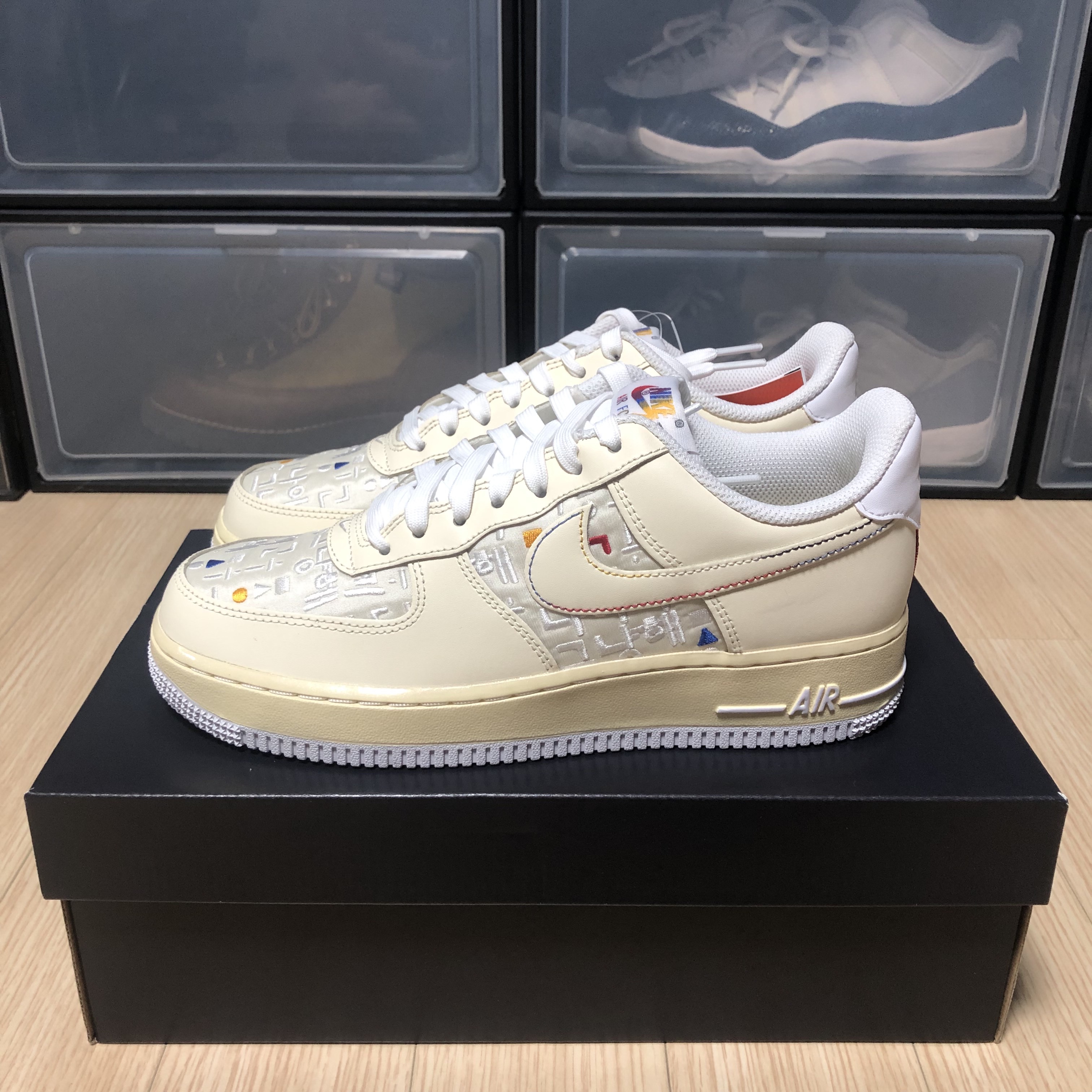 (W) Nike Air Force 1 '07 LV8 Hangul Day 착용 스타일 - 1
