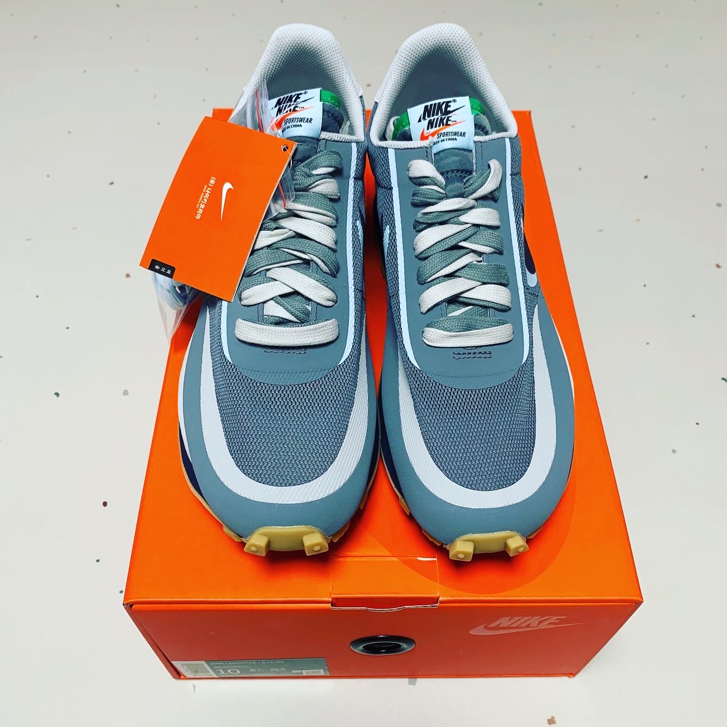 Nike x Sacai x Clot LDWaffle Cool Grey 착용 스타일 - 2