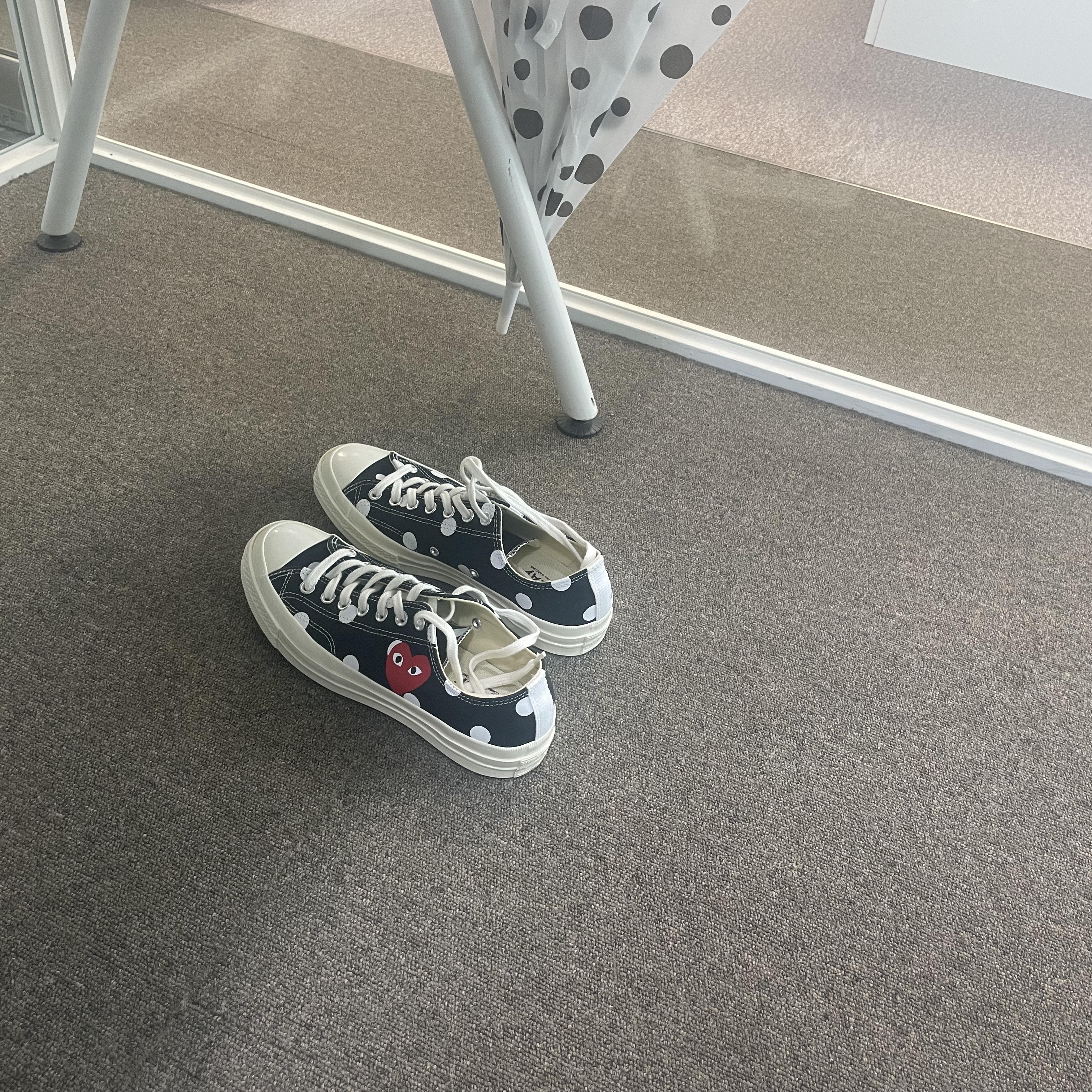 Converse x Play Comme des Garcons Chuck 70 Ox Polka Dot Black 착용 스타일