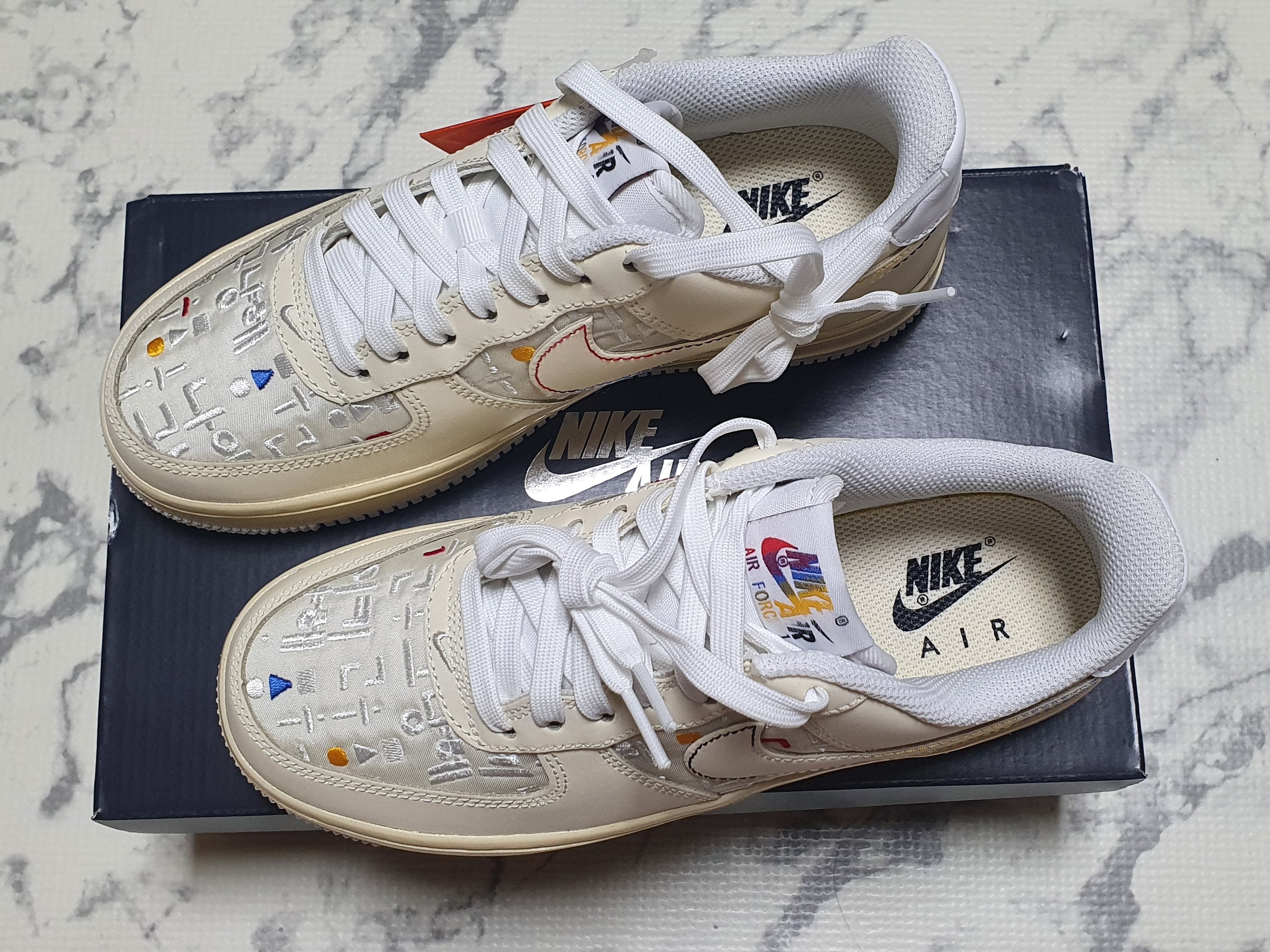 (W) Nike Air Force 1 '07 LV8 Hangul Day 착용 스타일 - 1