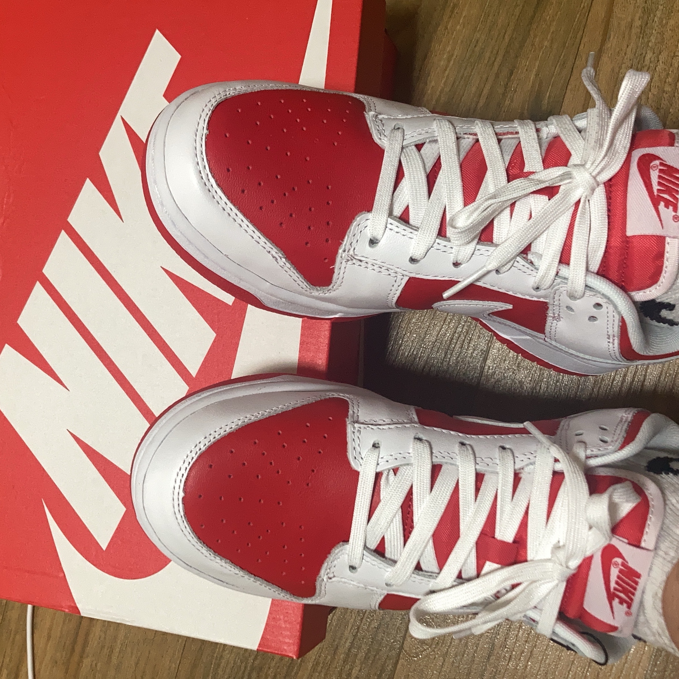Nike Dunk Low Retro Championship Red 착용 스타일 - 4