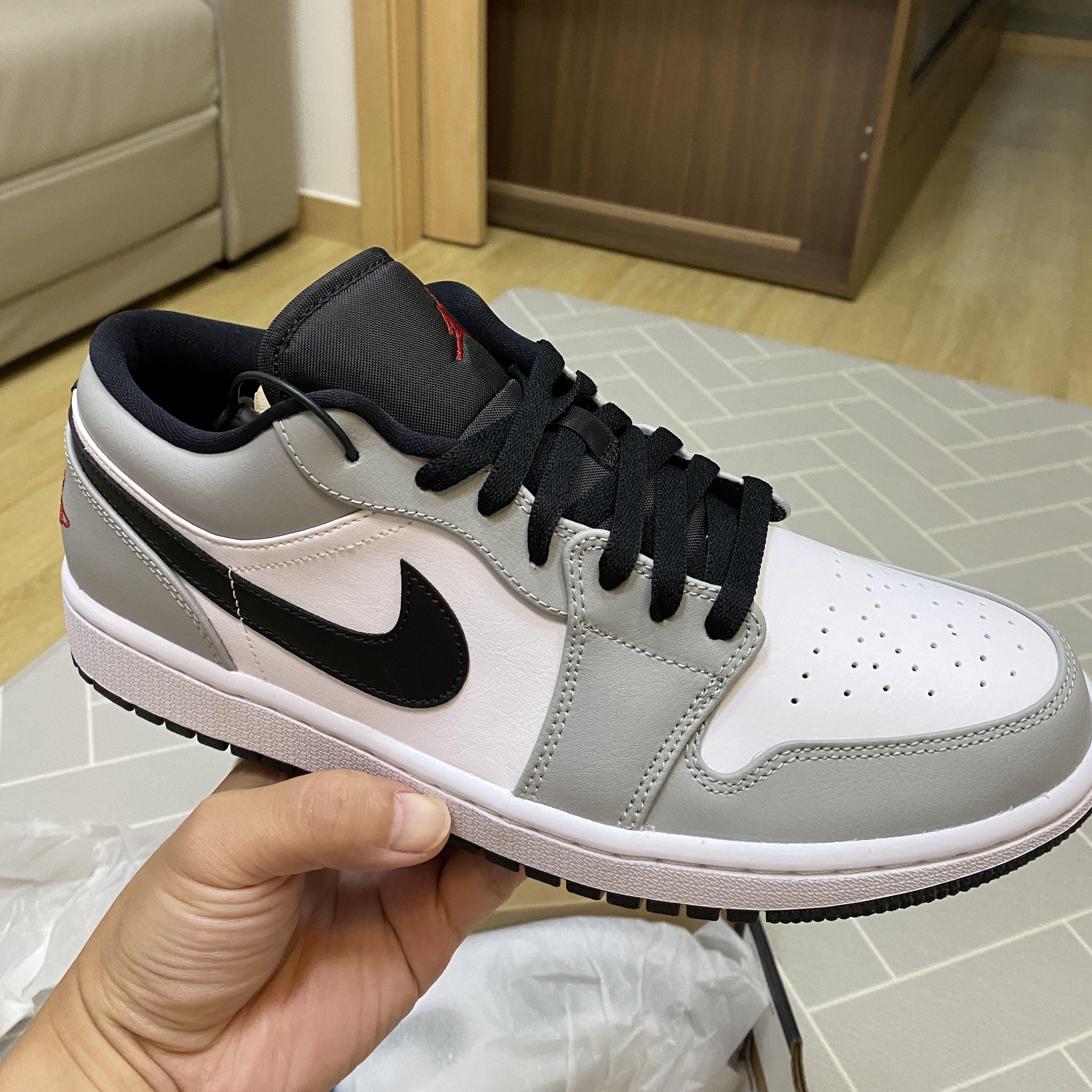 Jordan 1 Low Light Smoke Grey 착용 스타일 - 2