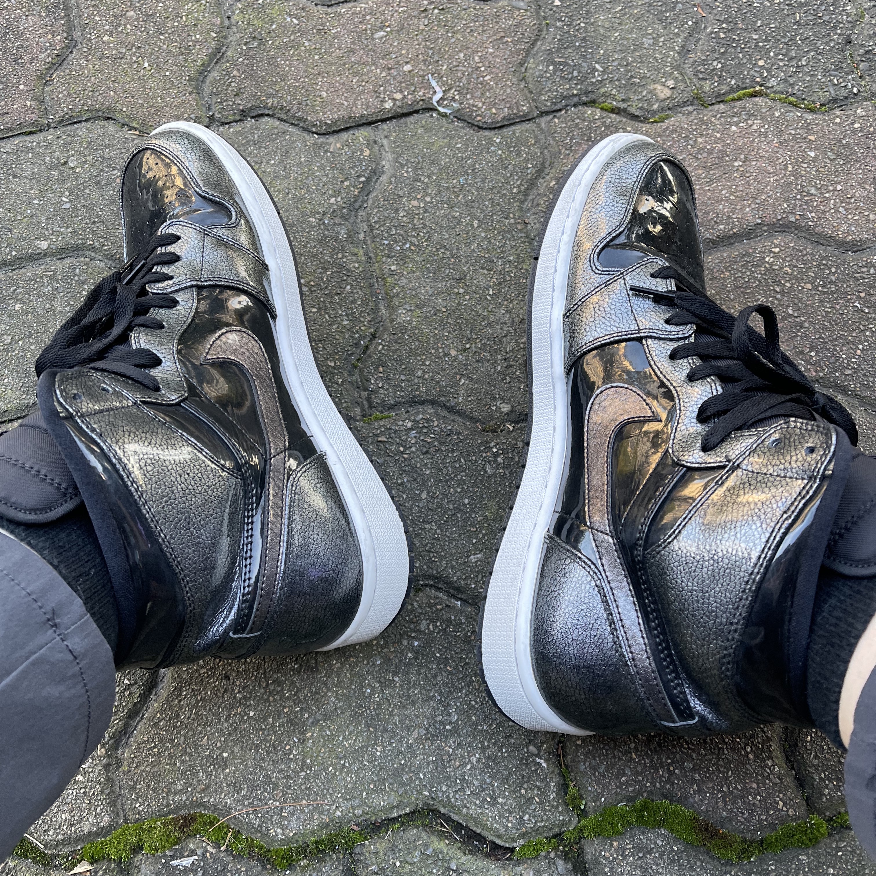 Jordan 1 Retro High Black Patent 착용 스타일