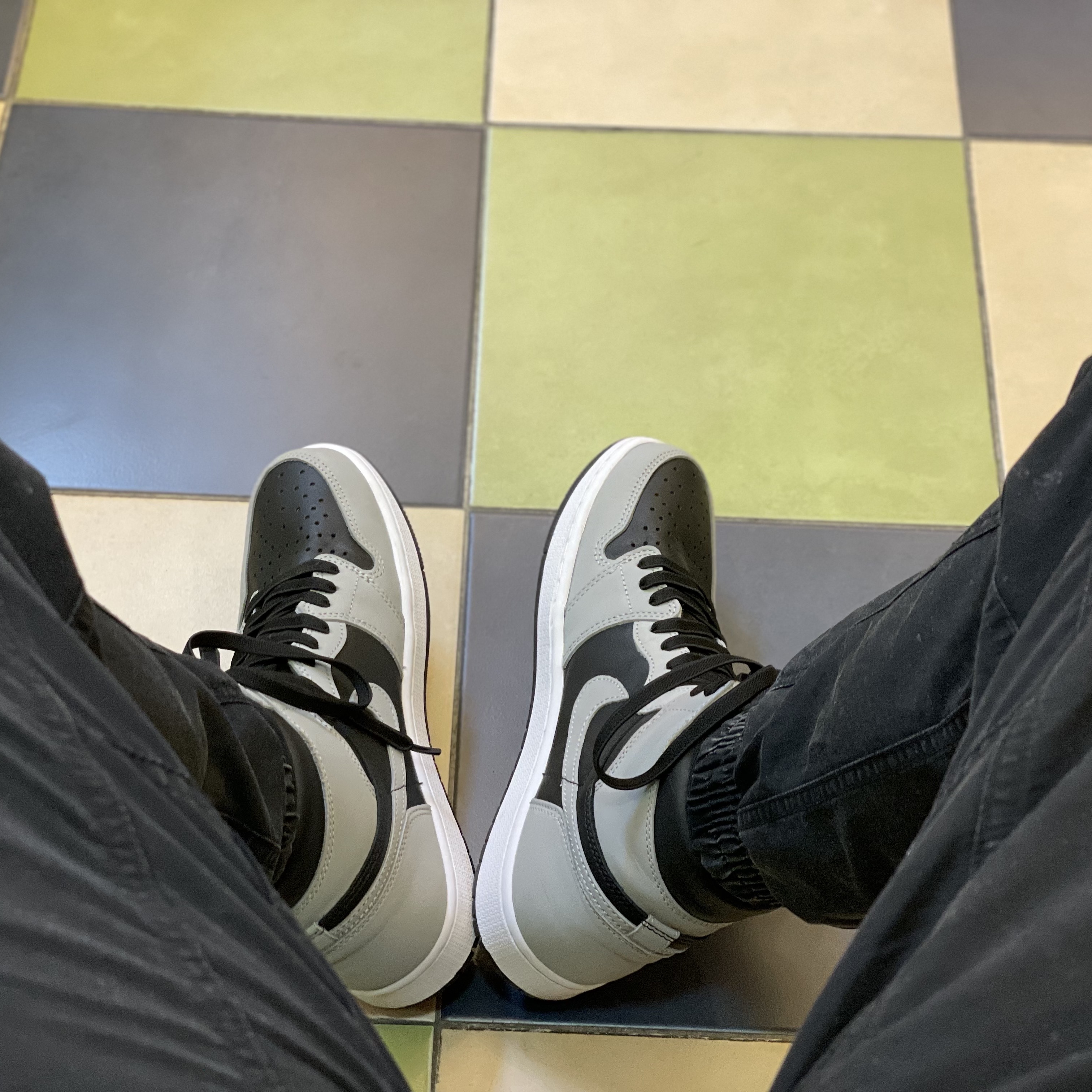 Jordan 1 Retro High OG Shadow 2.0 착용 스타일 - 4