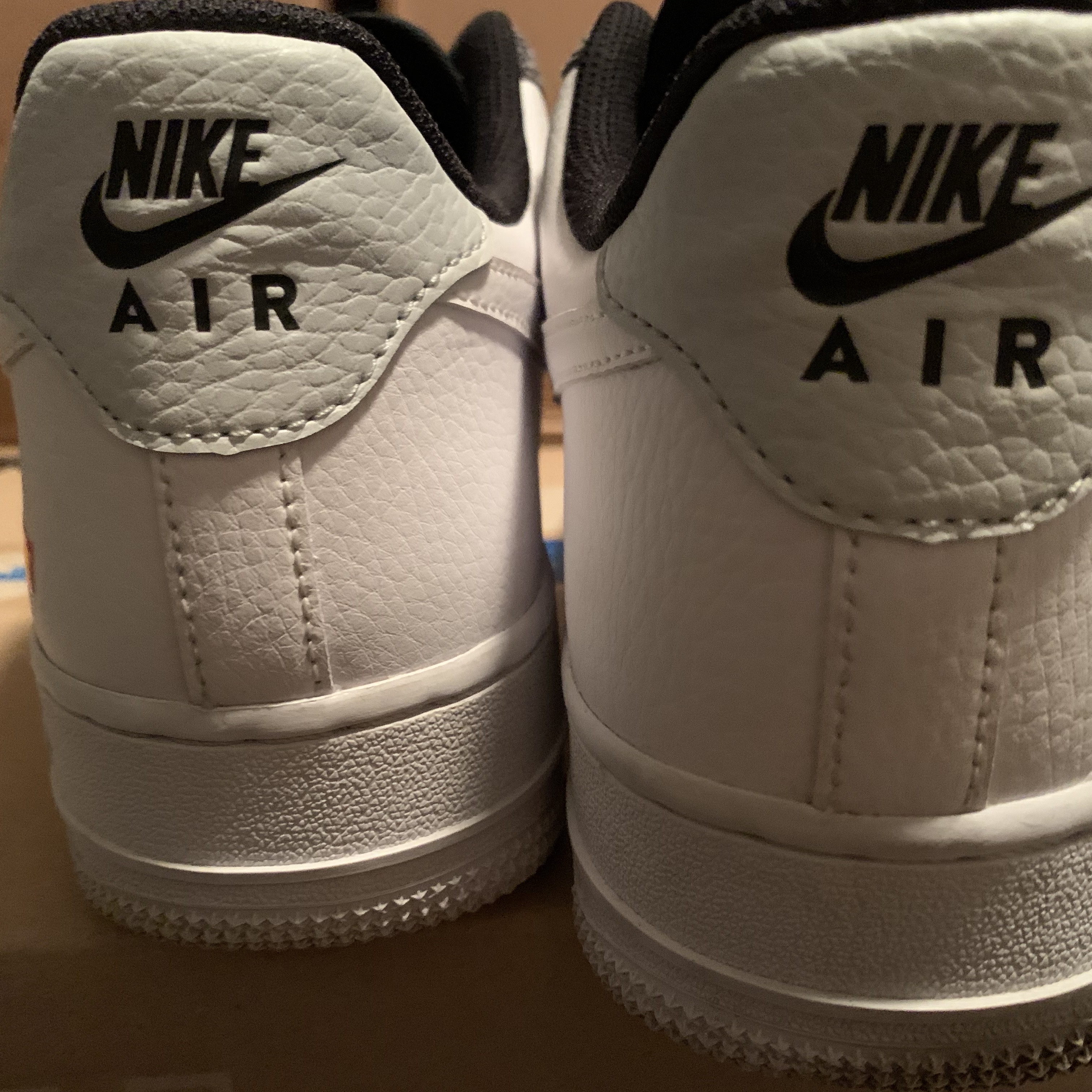 Nike Air Force 1 '07 LV8 4 White Grey 착용 스타일 - 4