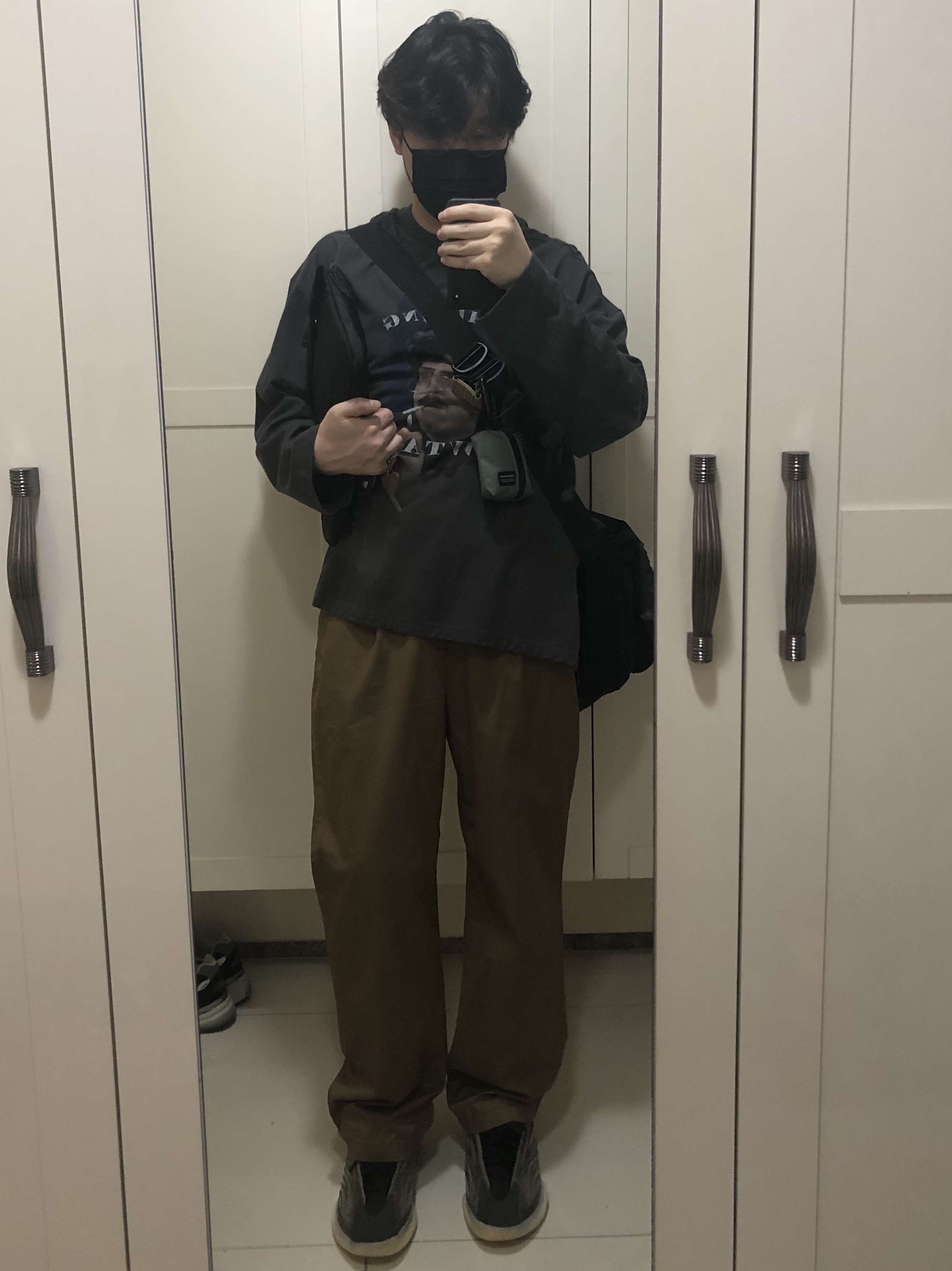 Adidas Yeezy QNTM Barium 착용 스타일