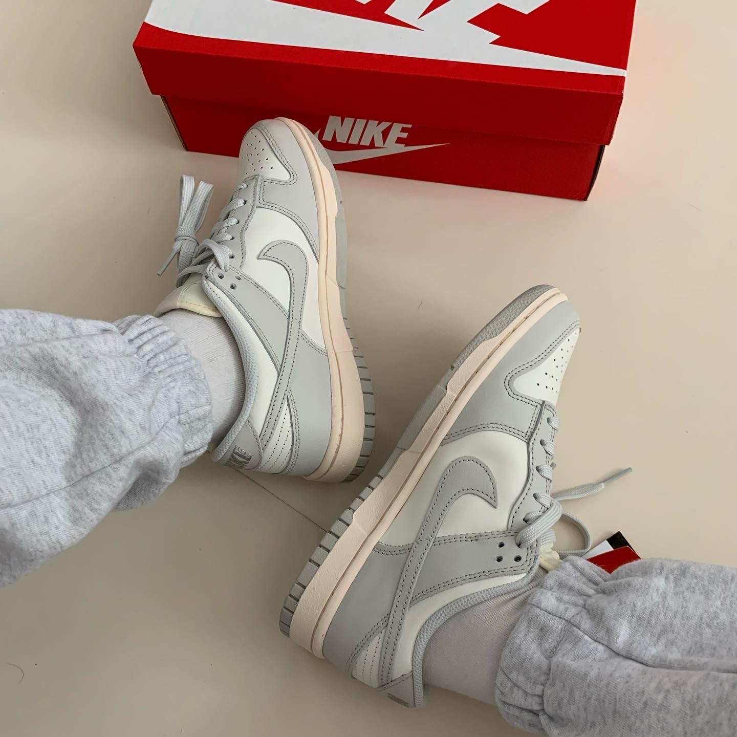 (W) Nike Dunk Low Light Bone 착용 스타일