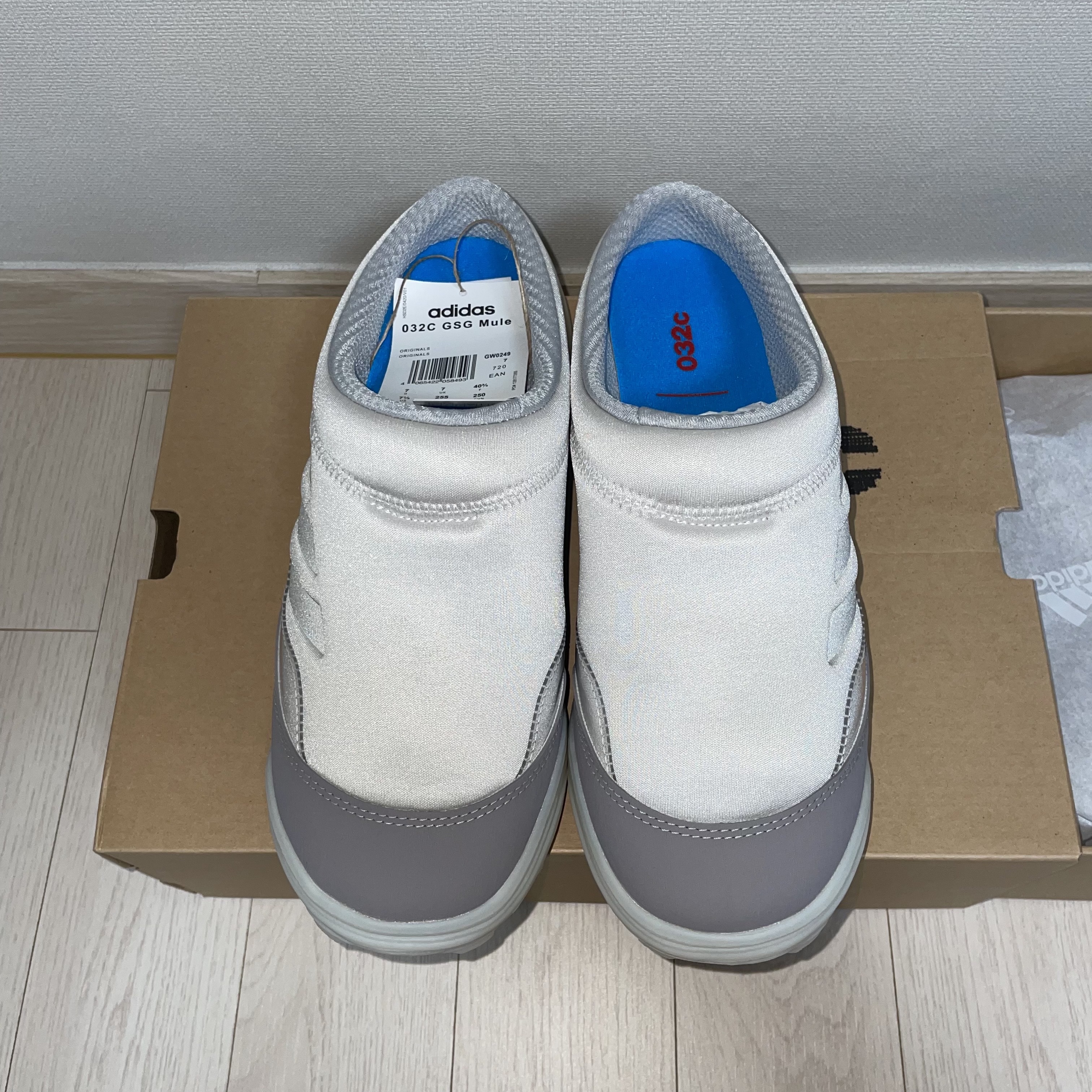 Adidas x 032c GSG Mule Grey 착용 스타일 - 2