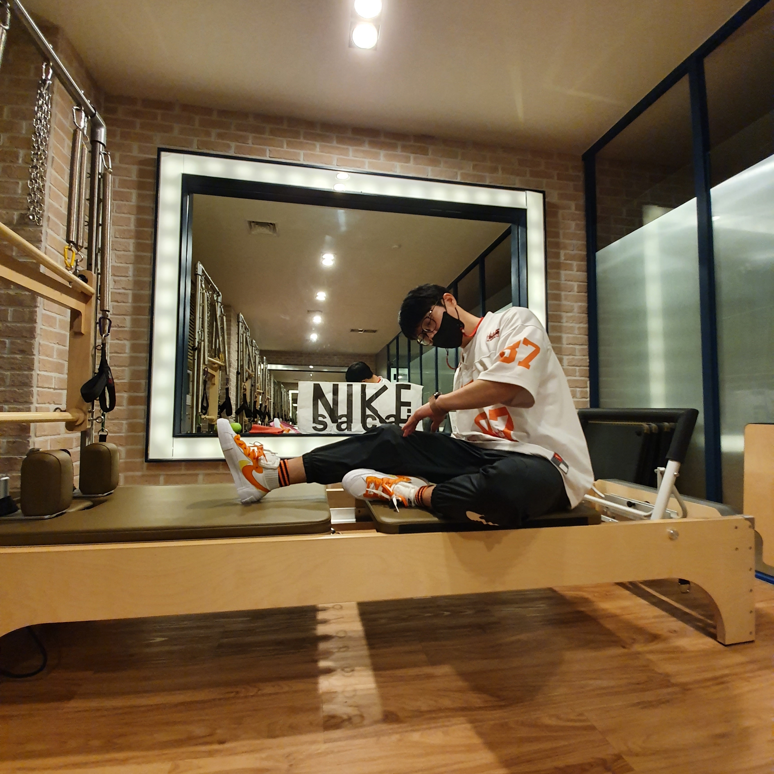 Nike x Sacai Blazer Low Magma Orange 착용 스타일