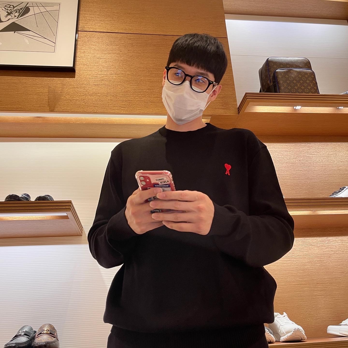 AMI de Coeur Wool Knit Black, Maison Mihara Yasuhiro Peterson OG Sole Canvas Low Sneakers Black 착용 스타일 - 4