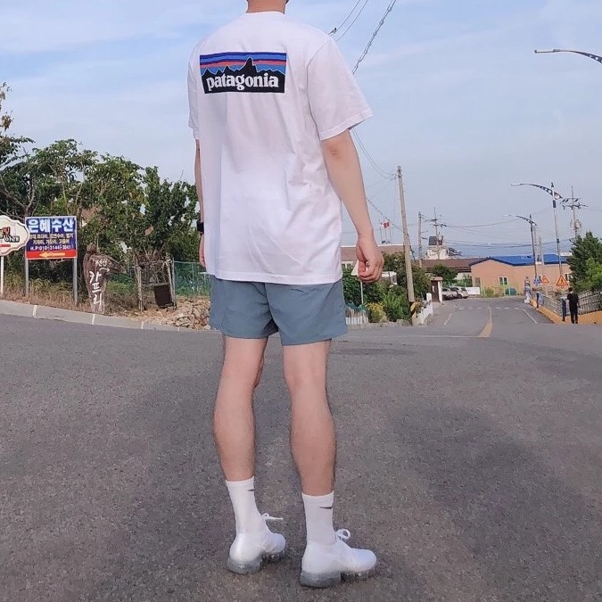 Nike Air VaporMax Flyknit Triple White 착용 스타일 - 1