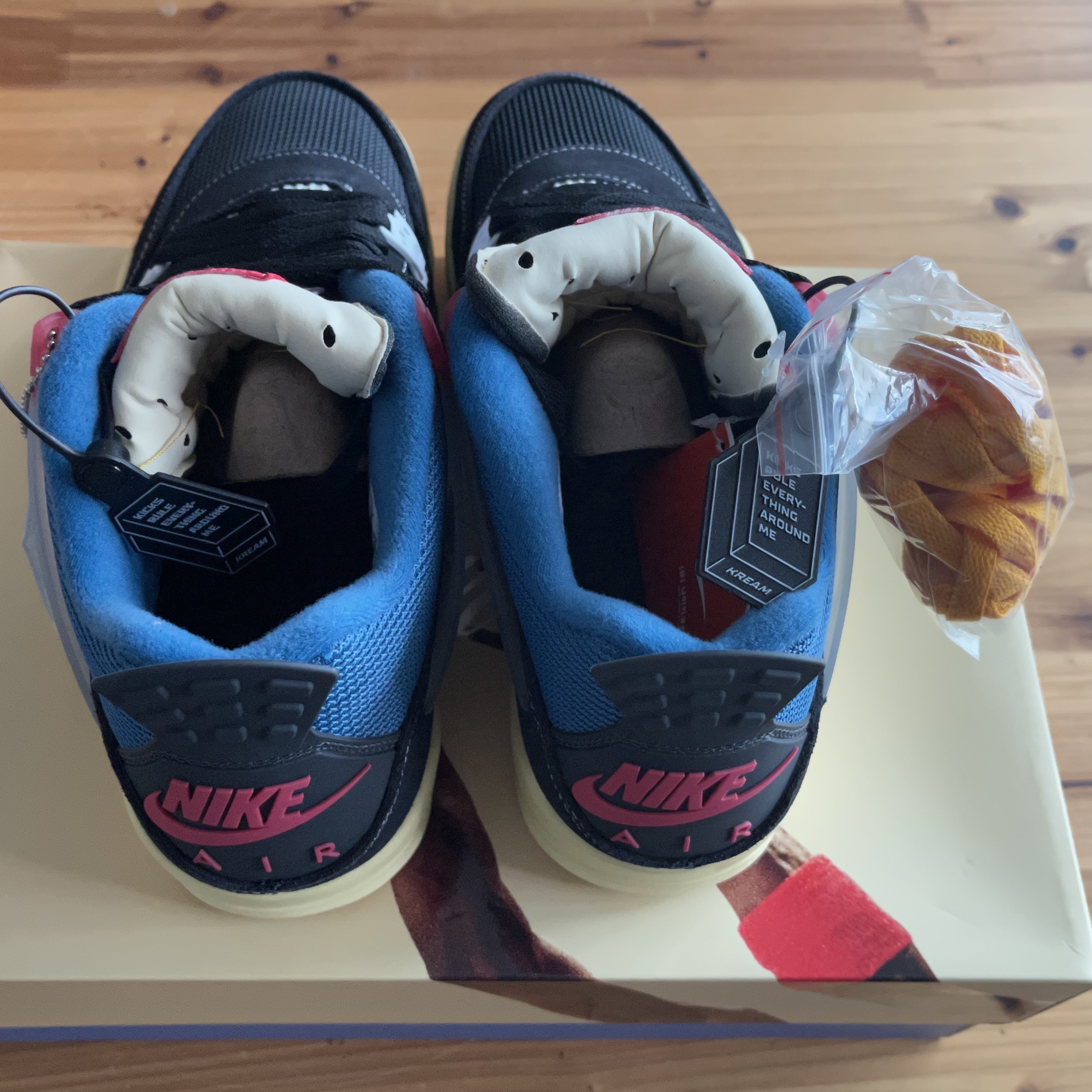 Jordan 4 x Union Retro Off Noir 착용 스타일 - 3