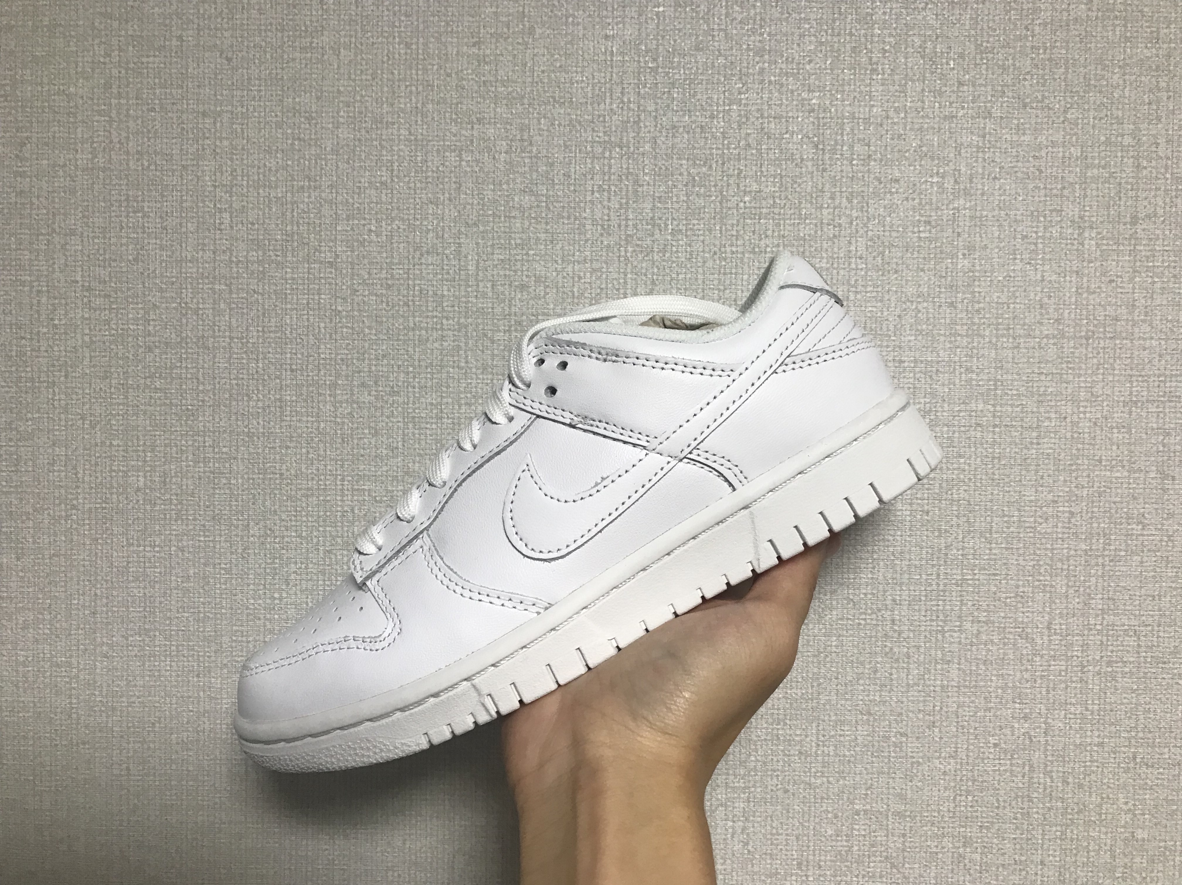 (W) Nike Dunk Low Triple White 착용 스타일