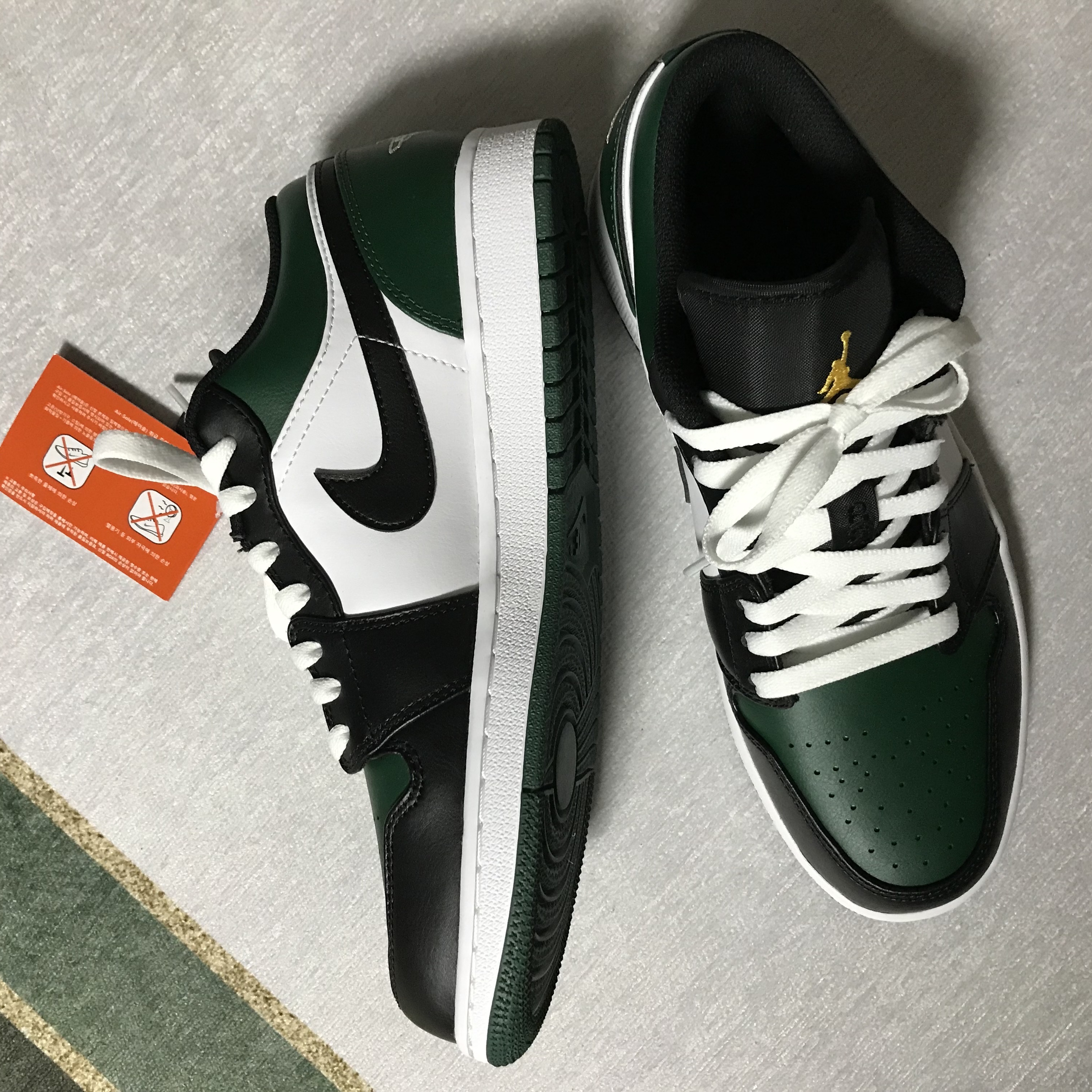 Jordan 1 Low Green Toe 착용 스타일
