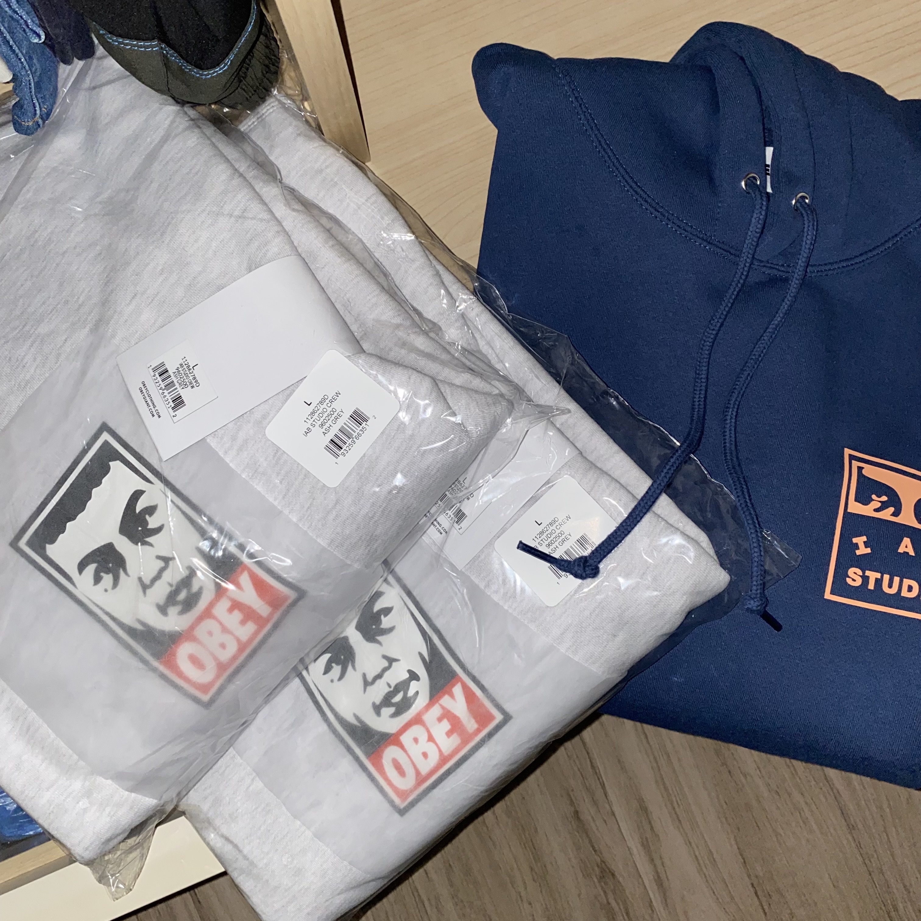 IAB Studio x Obey Eyes Icon Hoodie Oceana, IAB Studio x Obey Beenzino Icon Crew Ash Gray 착용 스타일