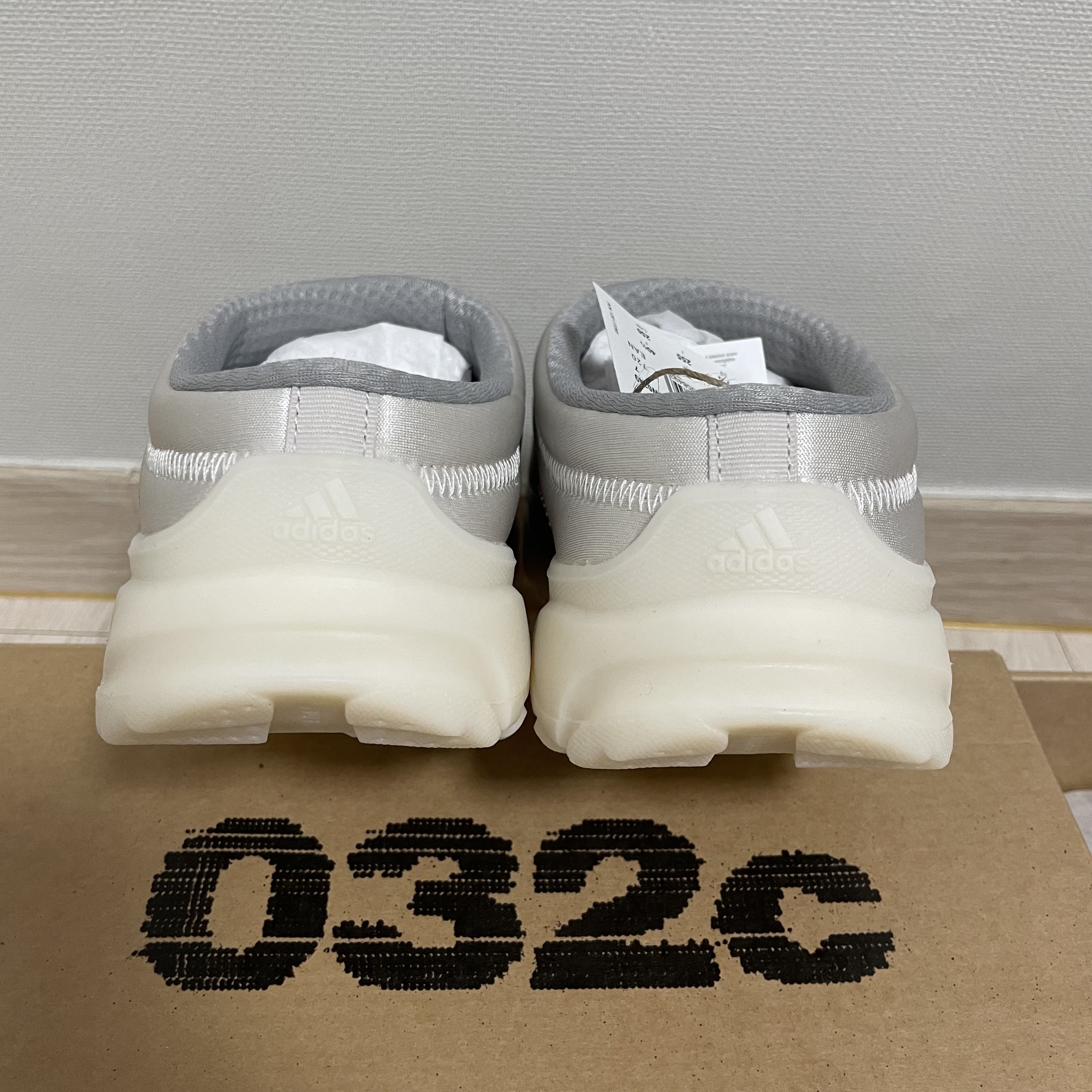 Adidas x 032c GSG Mule Grey 착용 스타일 - 3