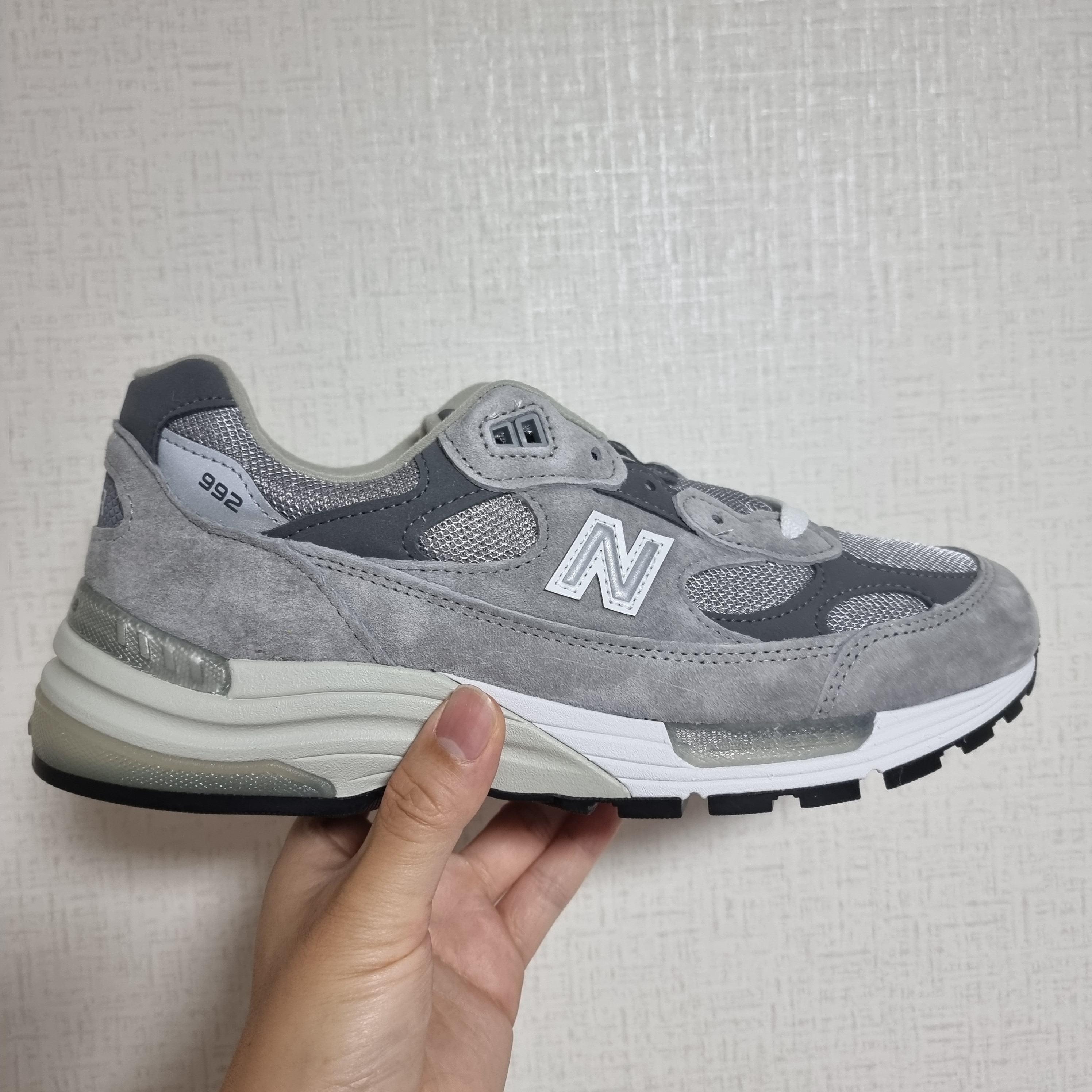 New Balance 992 Made in USA Grey - D Standard 착용 스타일 - 1