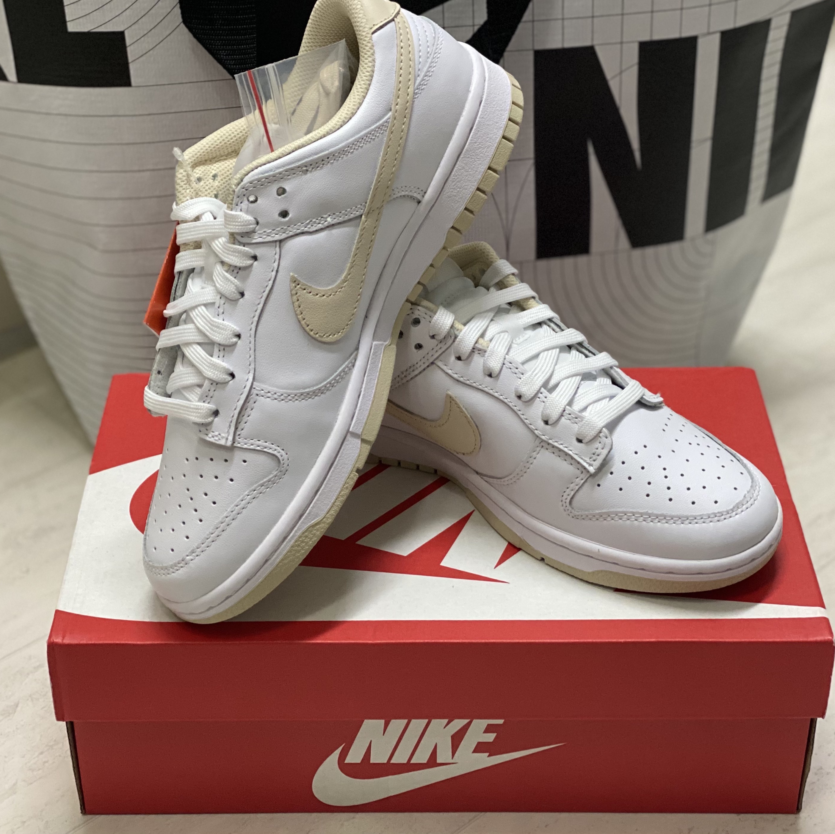 (W) Nike Dunk Low Pearl White 착용 스타일