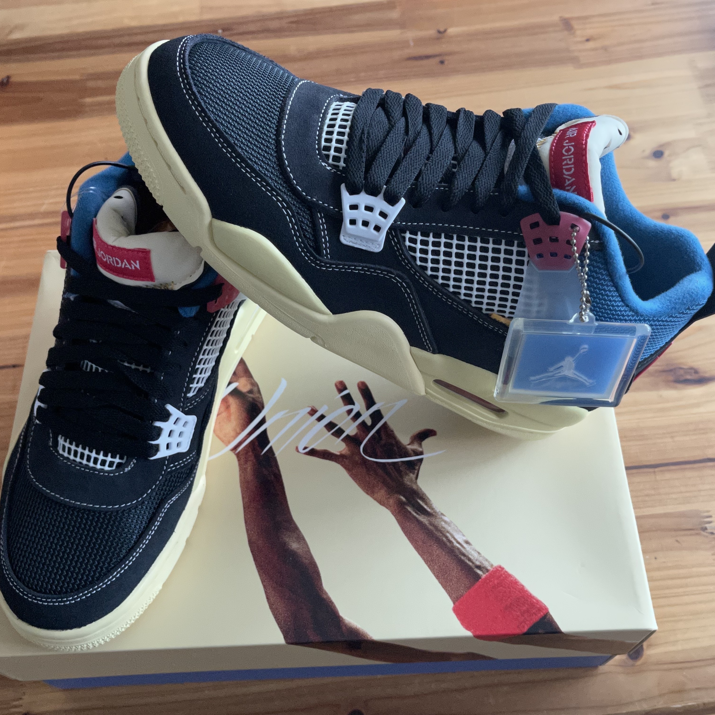 Jordan 4 x Union Retro Off Noir 착용 스타일 - 1