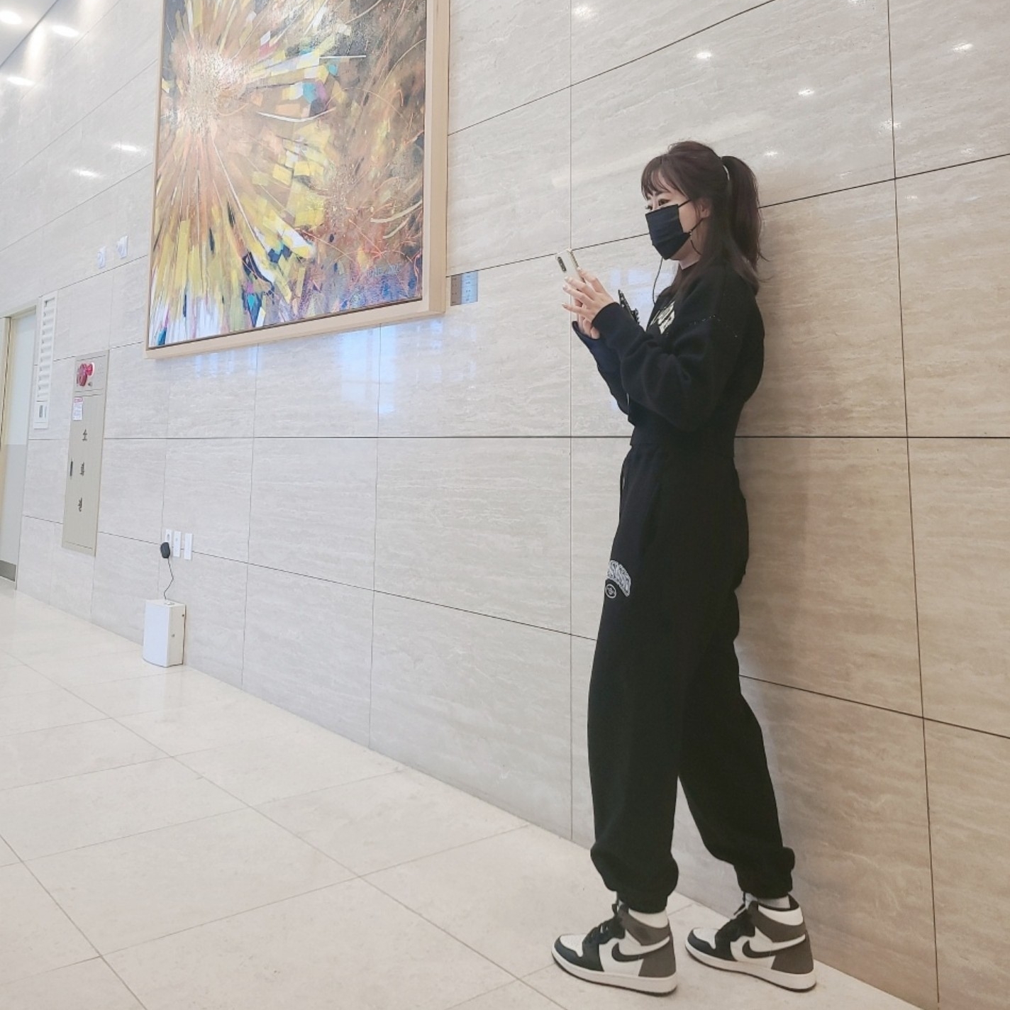 Jordan 1 Retro High OG Black Mocha 착용 스타일