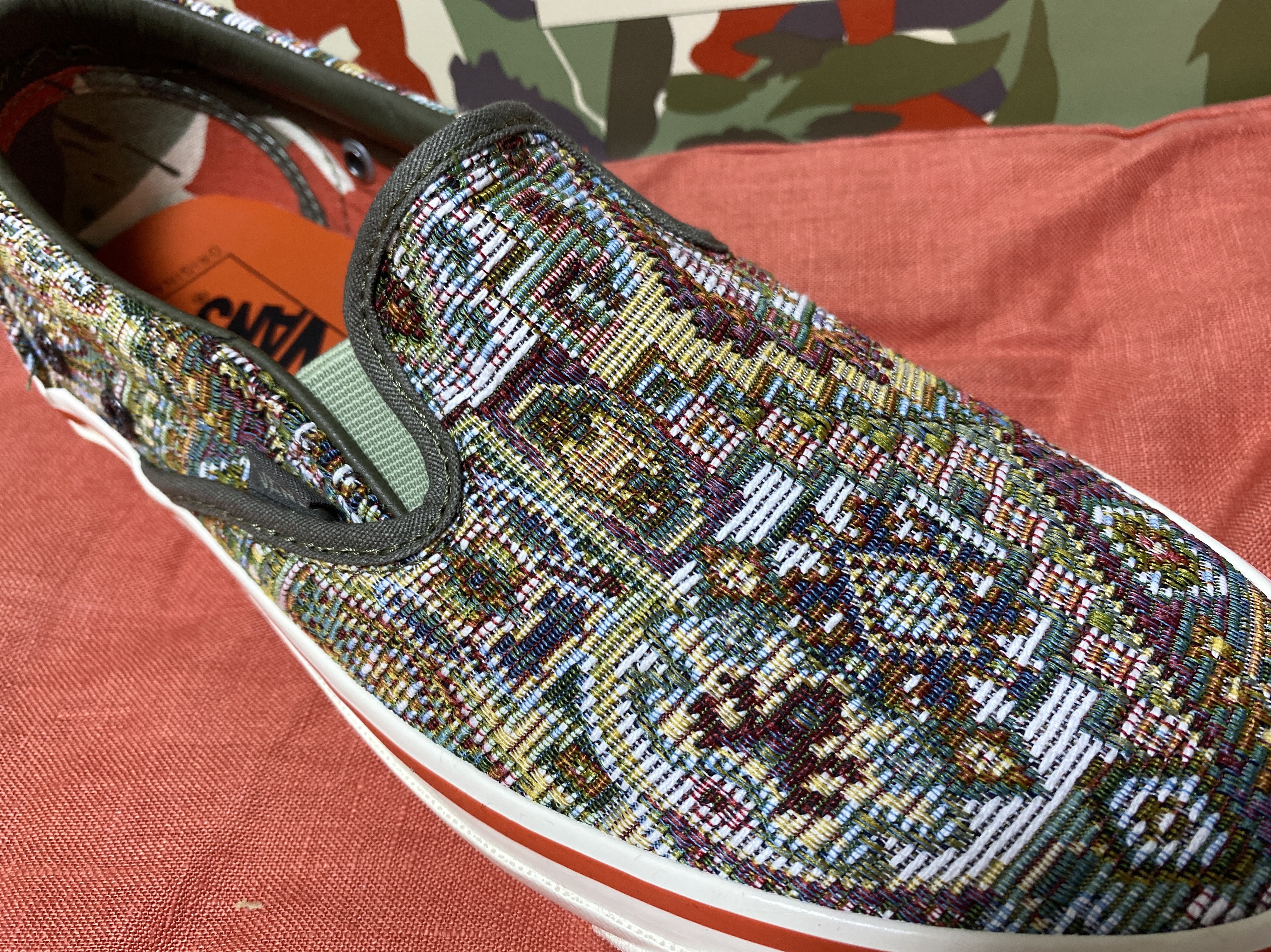 Vans Vault x Nigel Cabourn OG Classic Slip-On LX Carpet Green Mix 착용 스타일 - 5